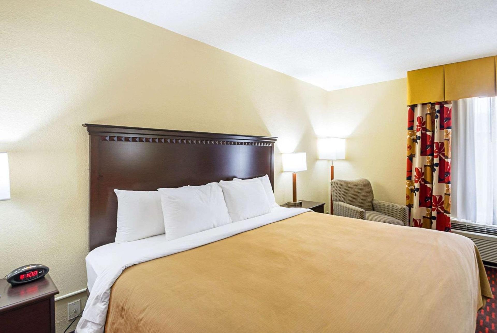 Quality Inn & Suites Hagerstown photo 15