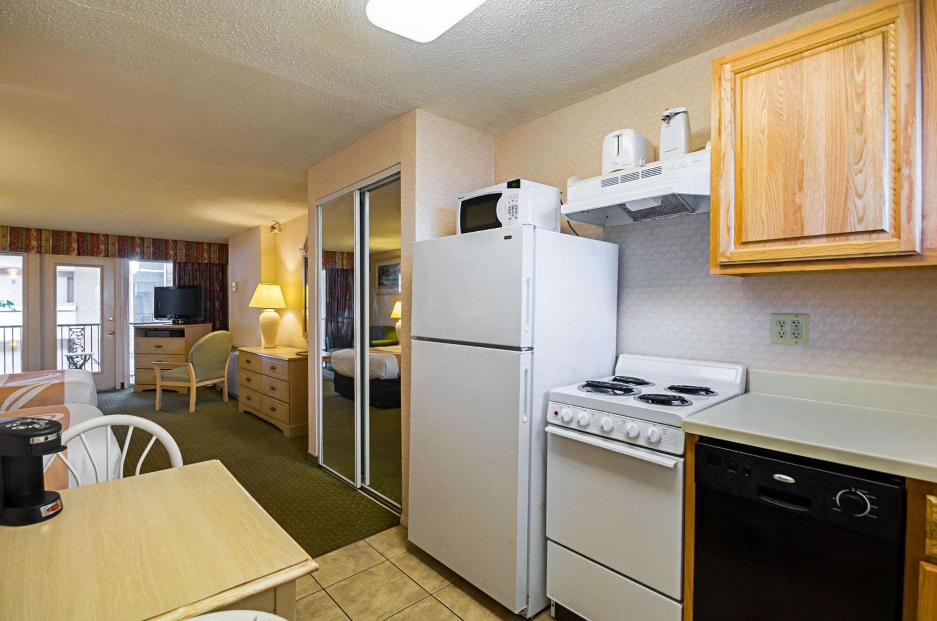 Quality Inn Oceanfront photo 30