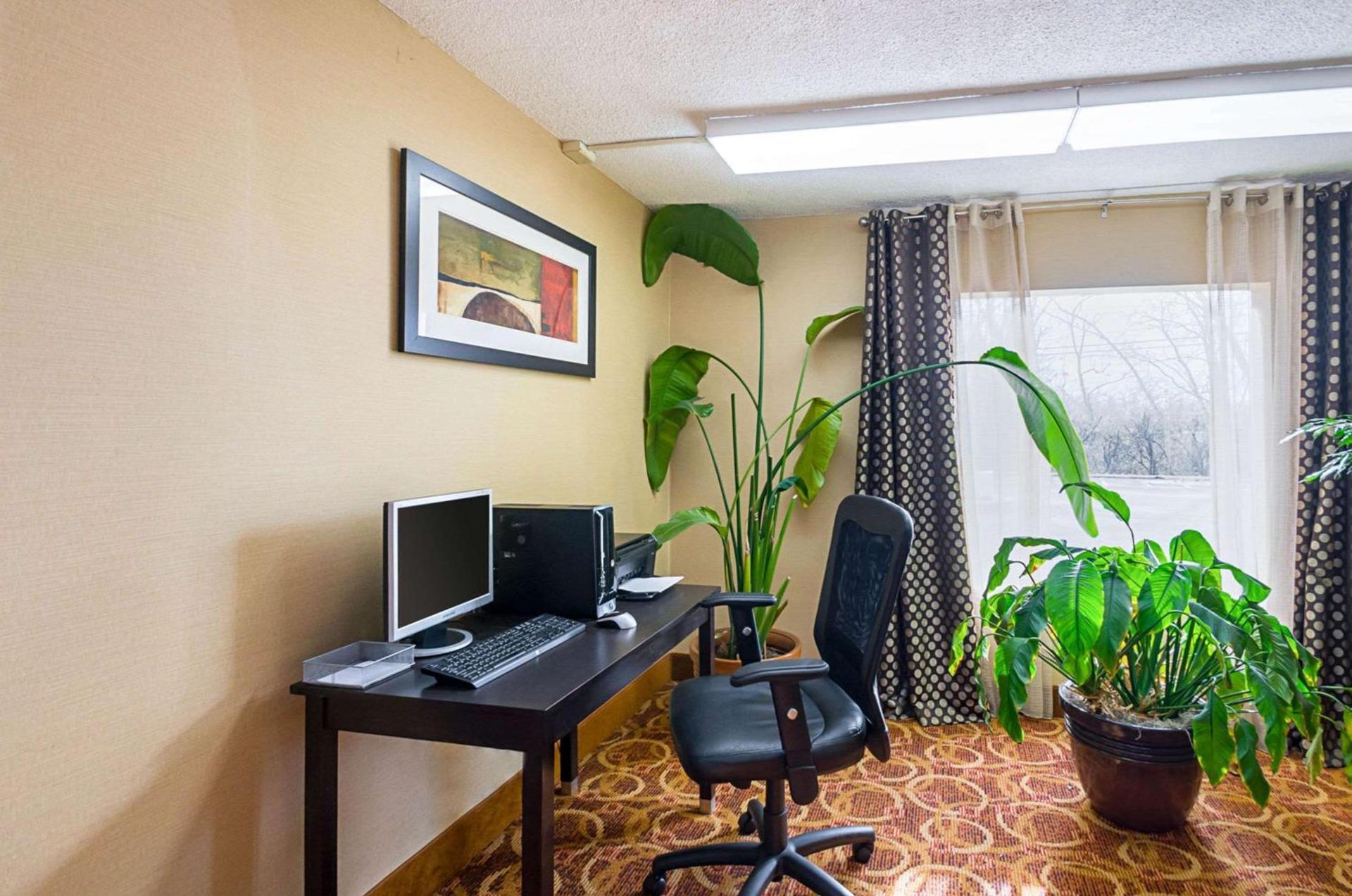 Quality Inn & Suites Hagerstown photo 36