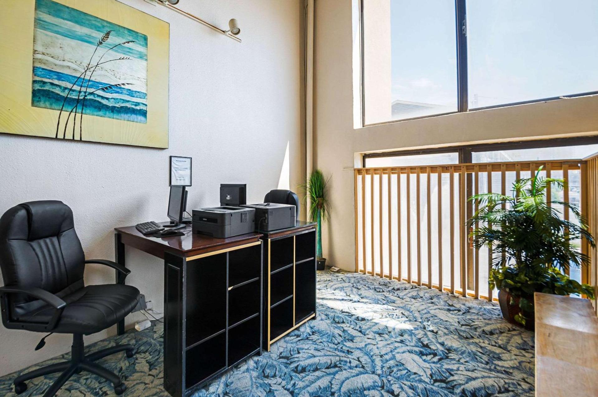 Quality Inn Oceanfront photo 54
