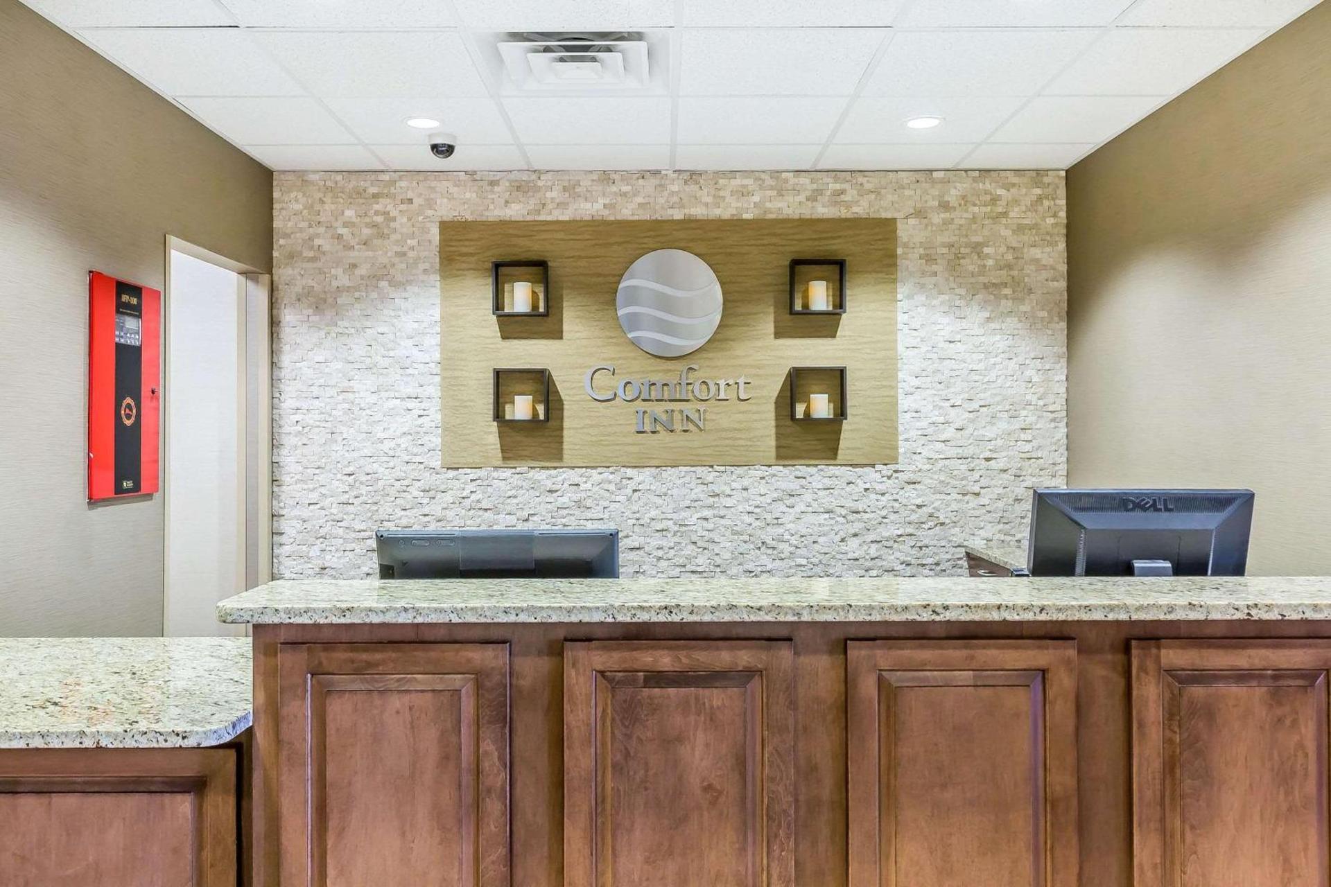 Comfort Inn Frederick - Ballenger Creek photo 2