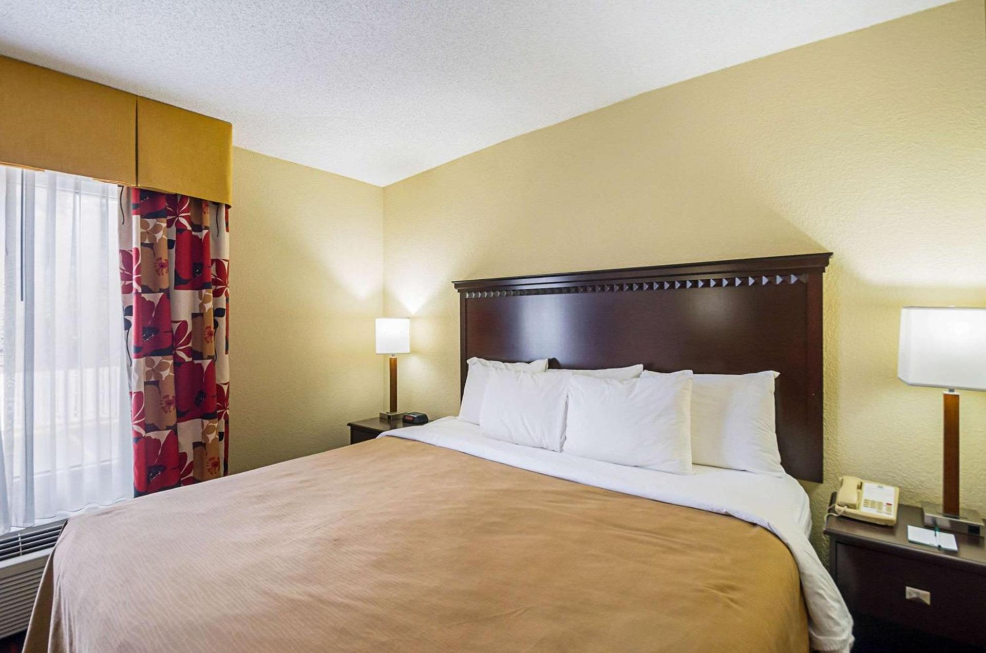 Quality Inn & Suites Hagerstown photo 31