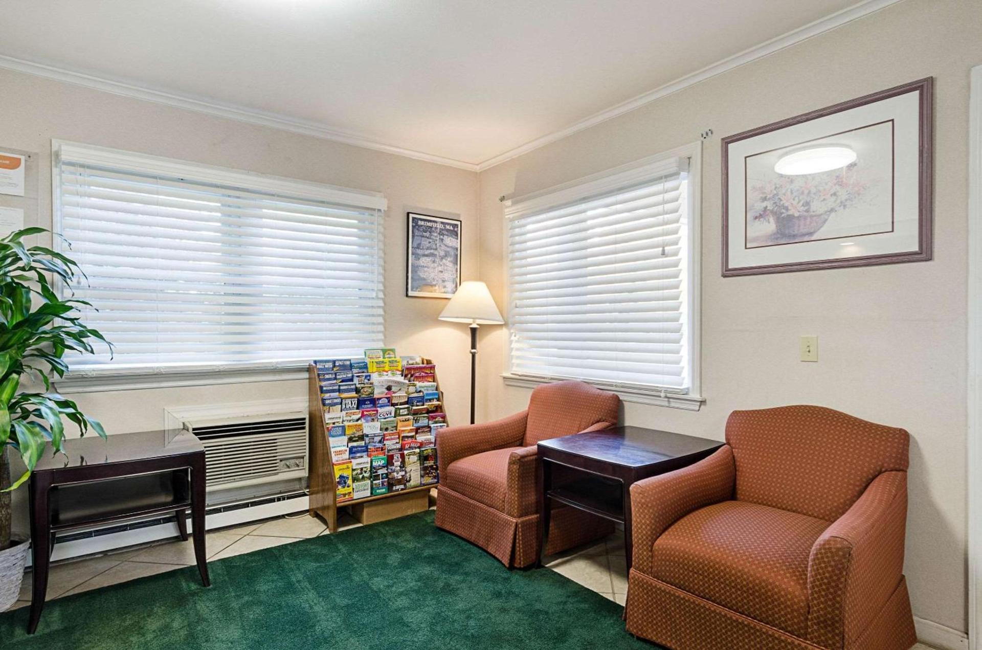 Econo Lodge Sturbridge Route 20 photo 6