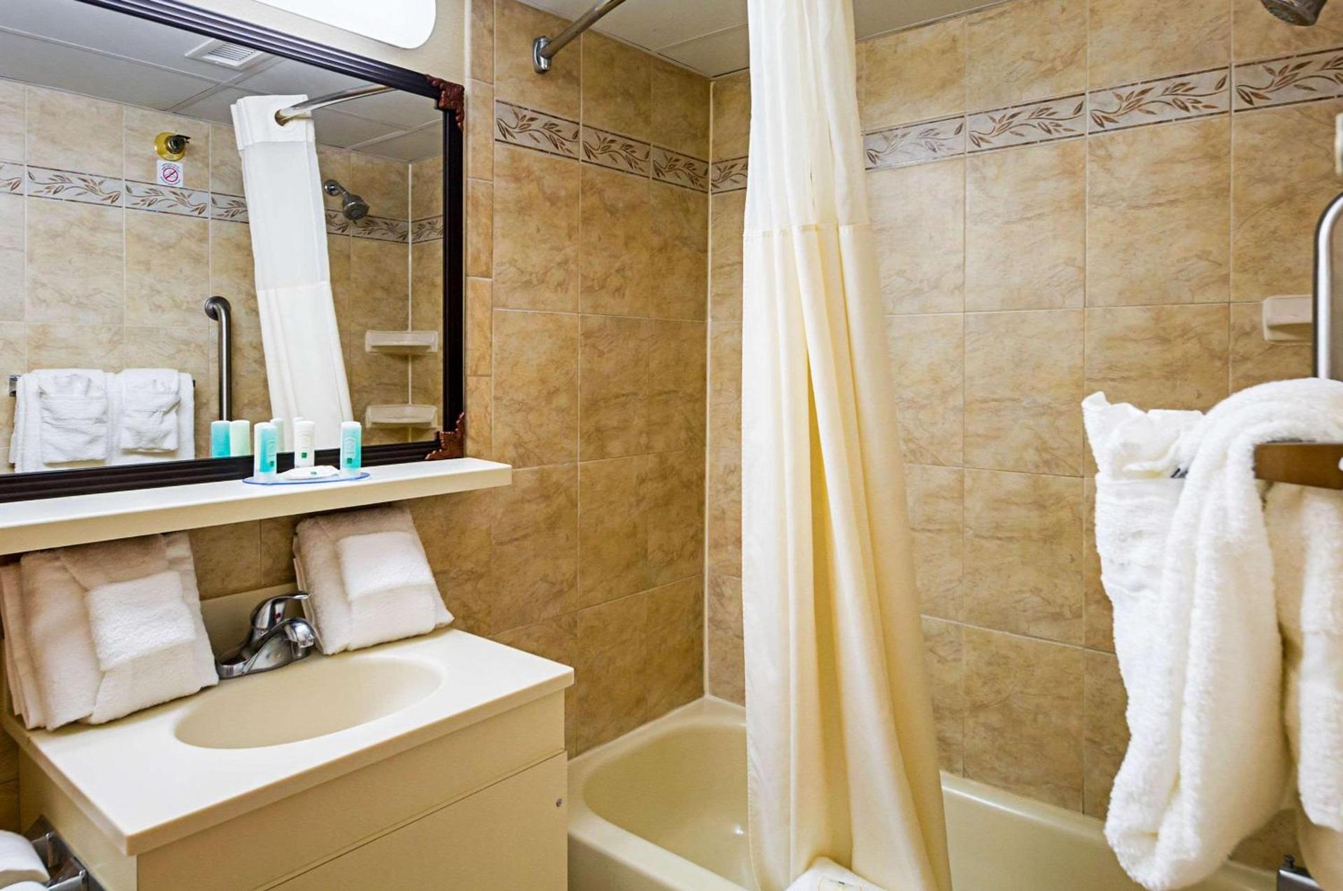 Quality Inn Oceanfront photo 17