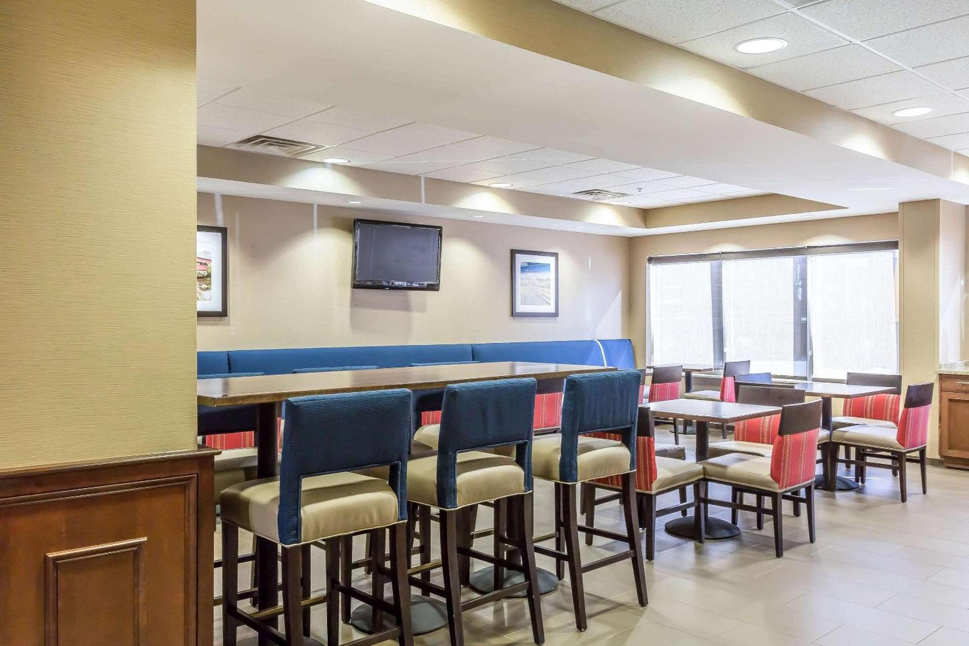 Comfort Inn Frederick - Ballenger Creek photo 12