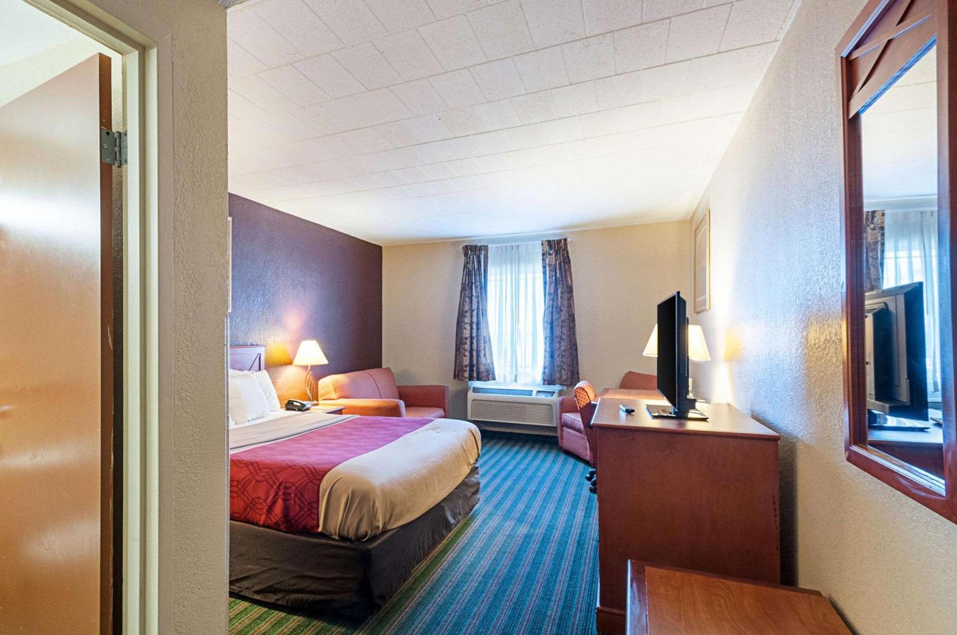 Quality Inn Near Pimlico Racetrack photo 12