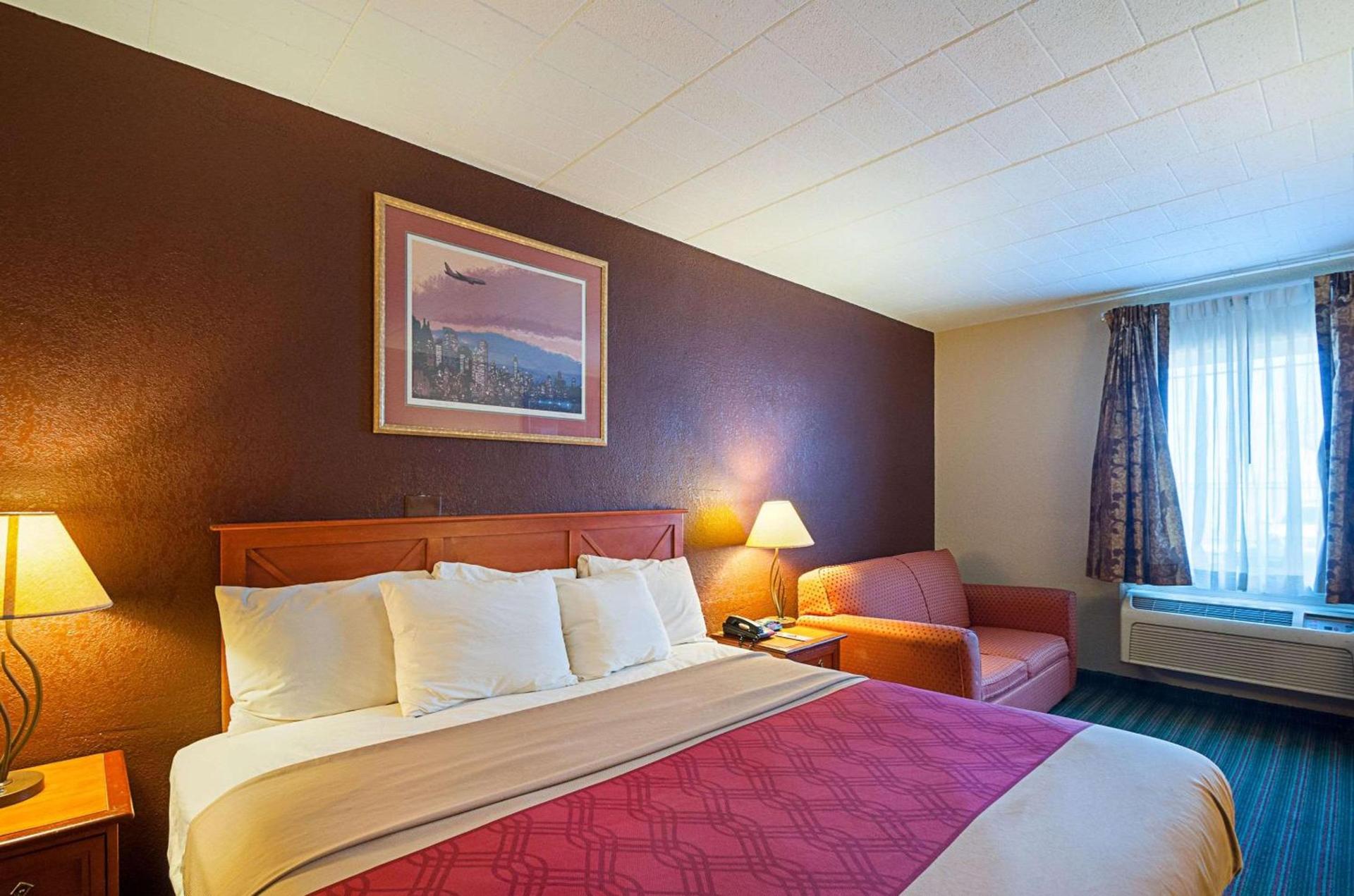 Quality Inn Near Pimlico Racetrack photo 11