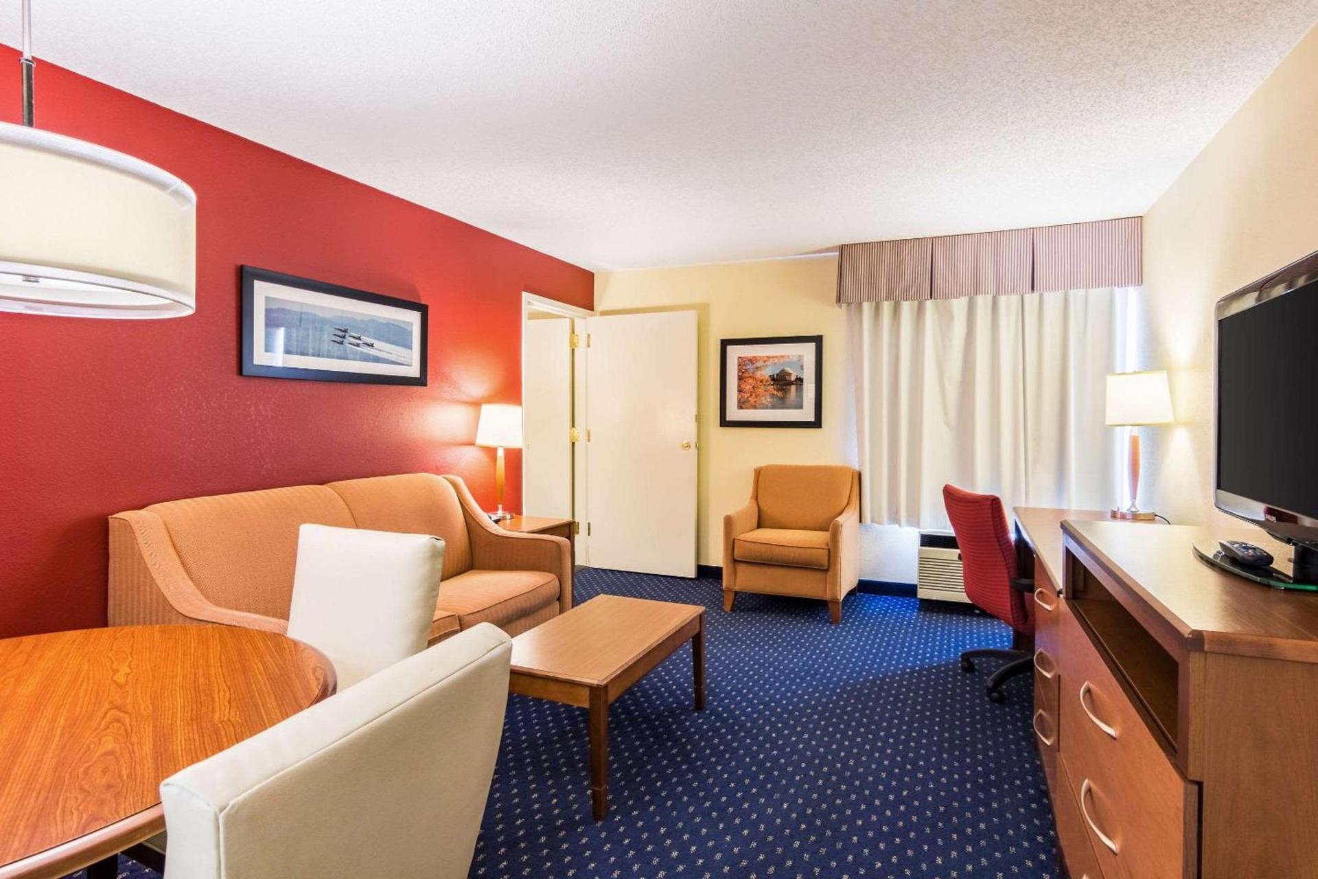 Fairfield by Marriott Inn & Suites Clinton photo 27