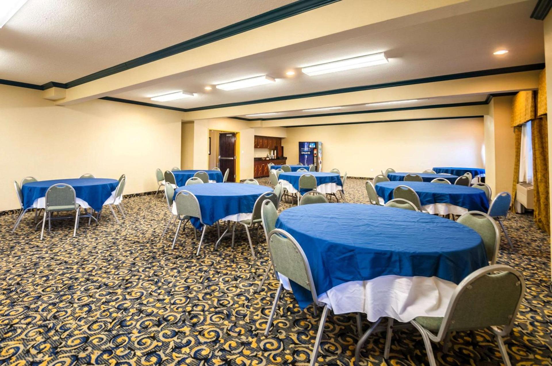 Comfort Inn & Suites North East photo 34