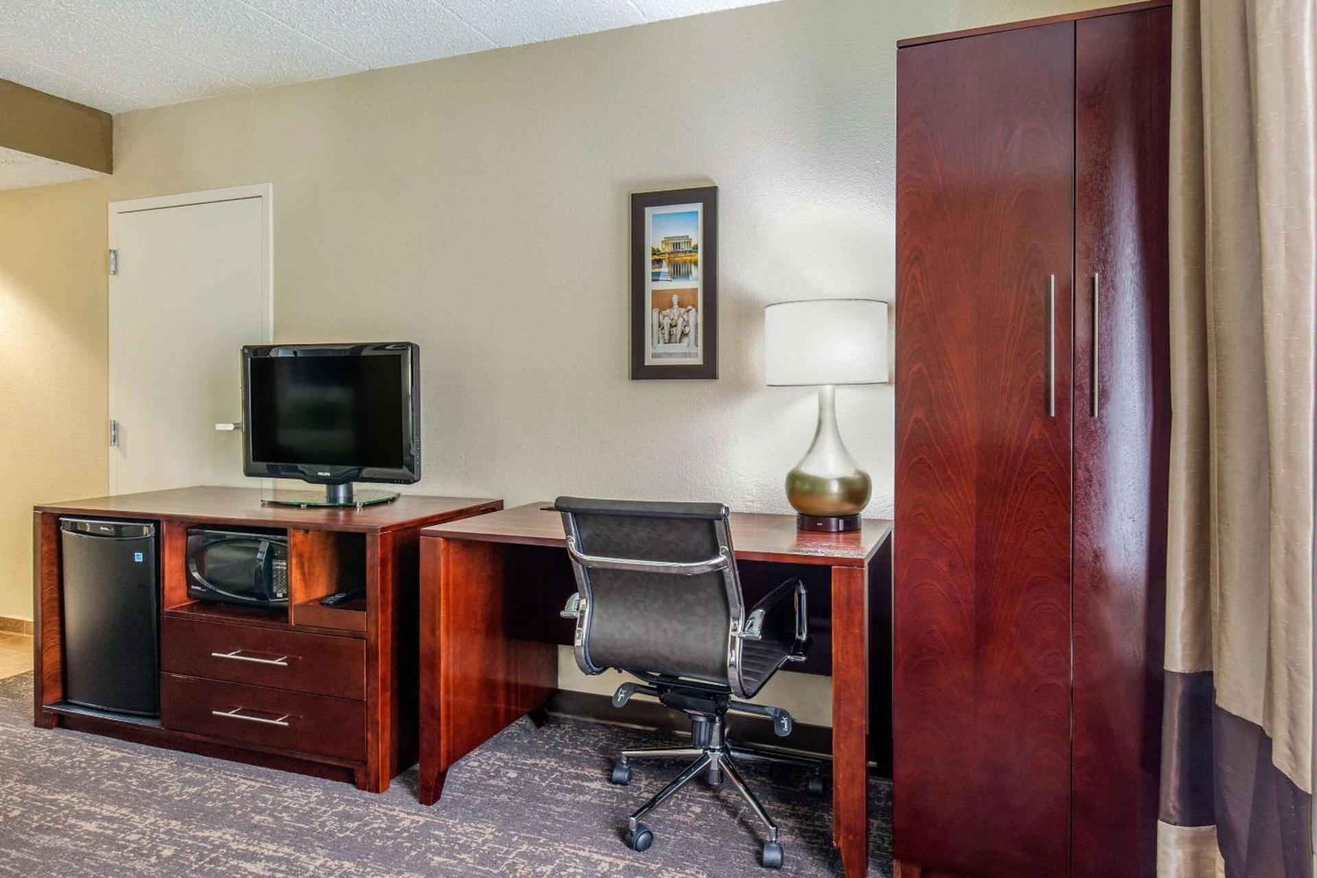 Comfort Inn College Park North photo 17
