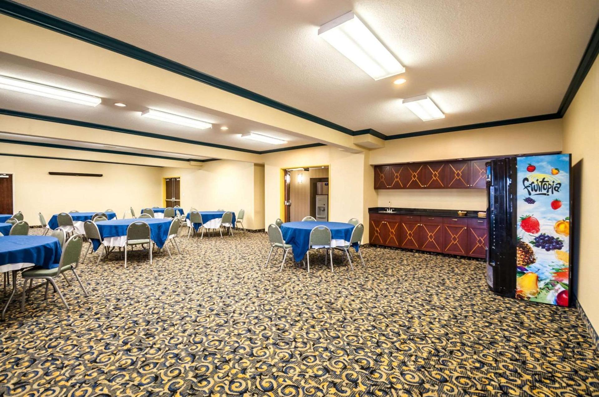 Comfort Inn & Suites North East photo 36