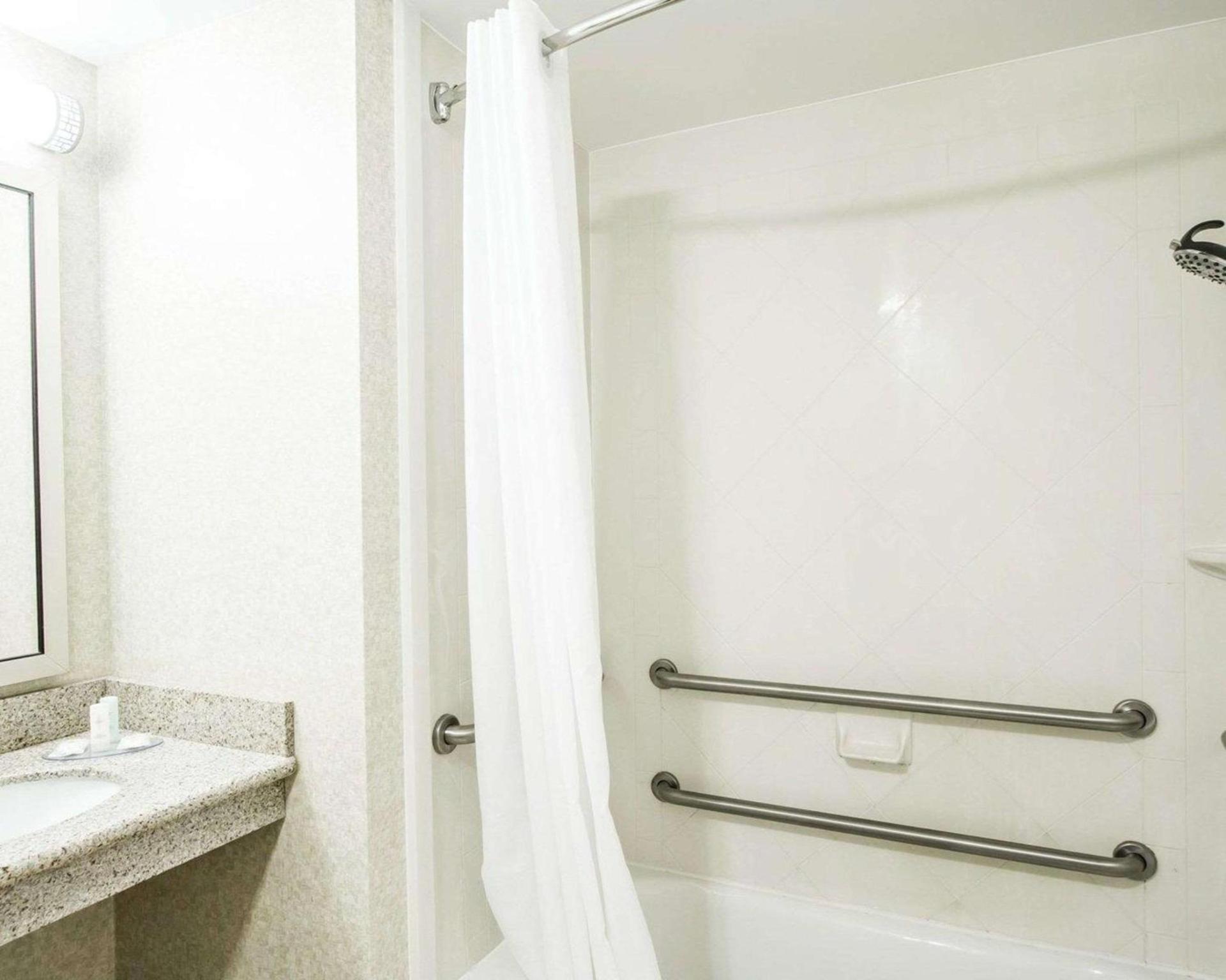 Comfort Inn & Suites Scarborough-Portland photo 8