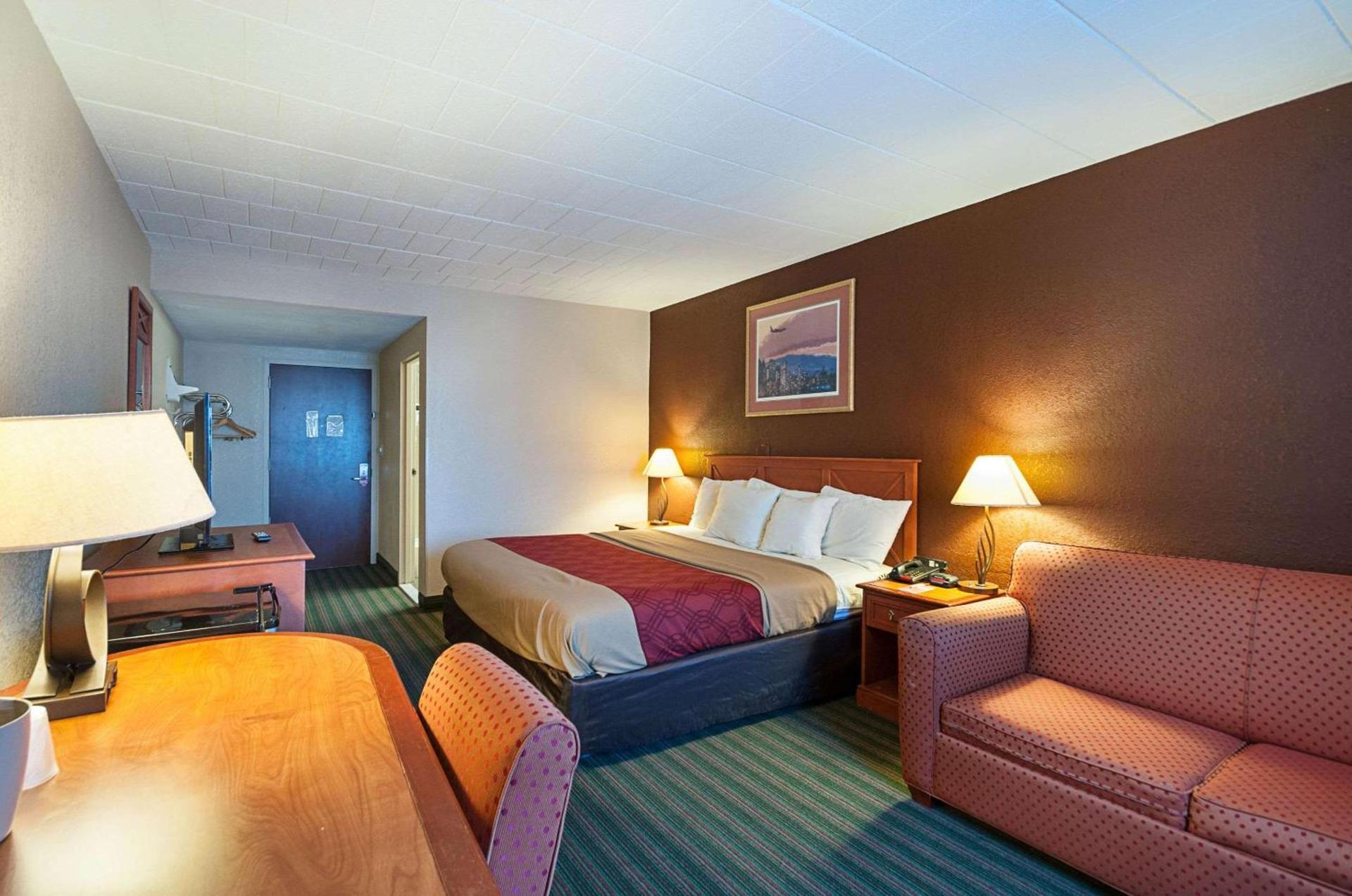 Quality Inn Near Pimlico Racetrack photo 10