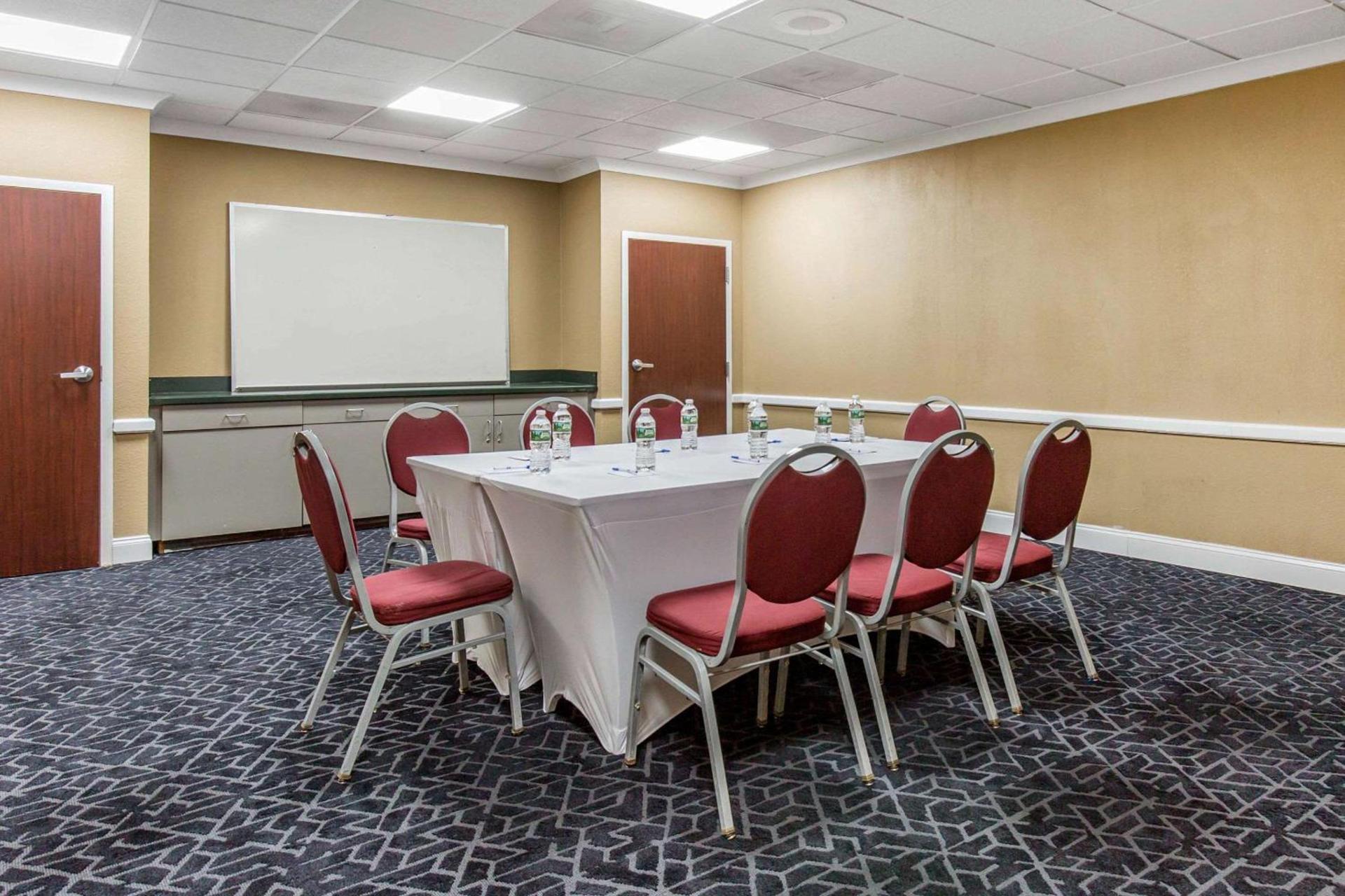 Comfort Inn College Park North photo 15