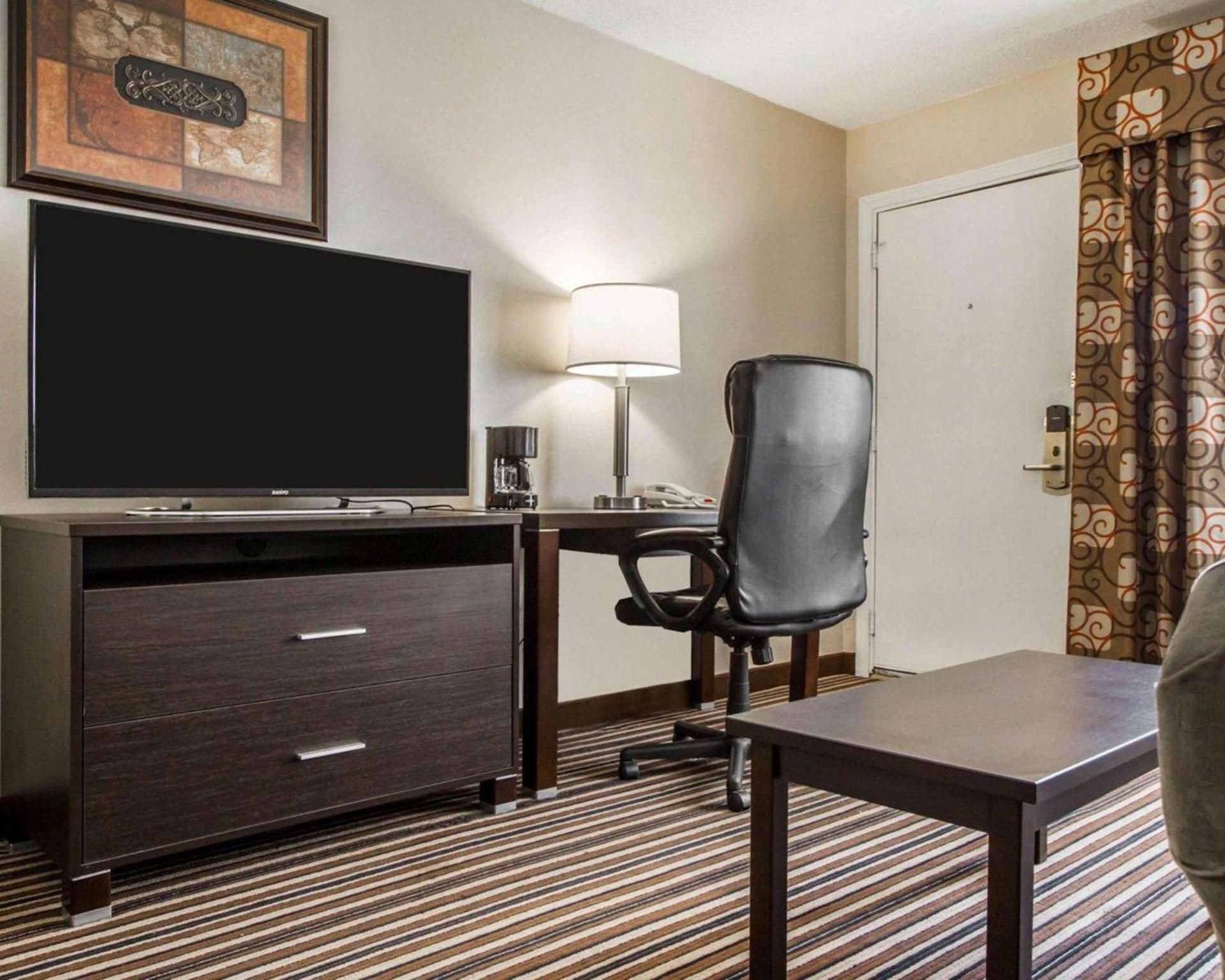 Quality Inn & Suites South Portland photo 25