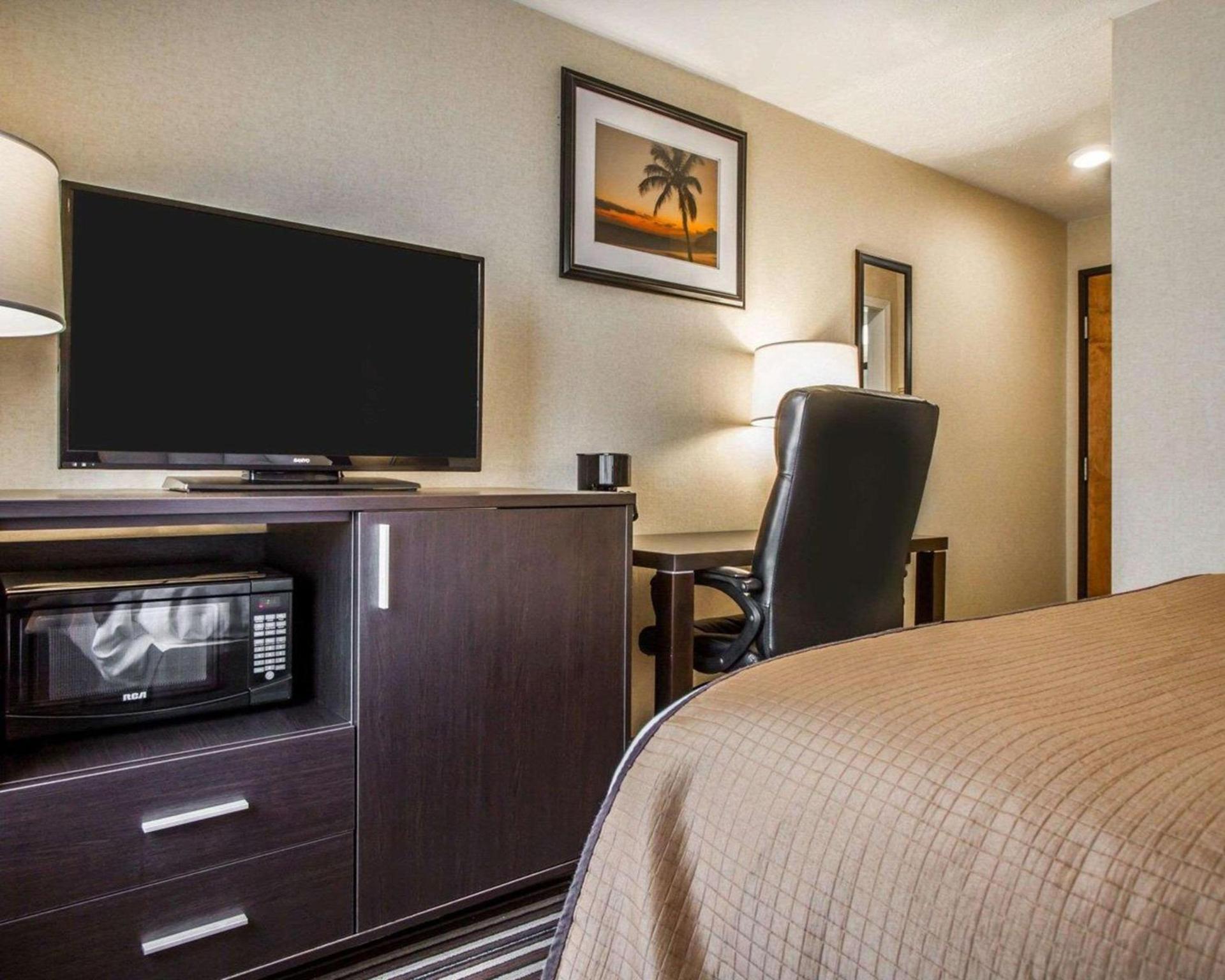 Quality Inn & Suites South Portland photo 11