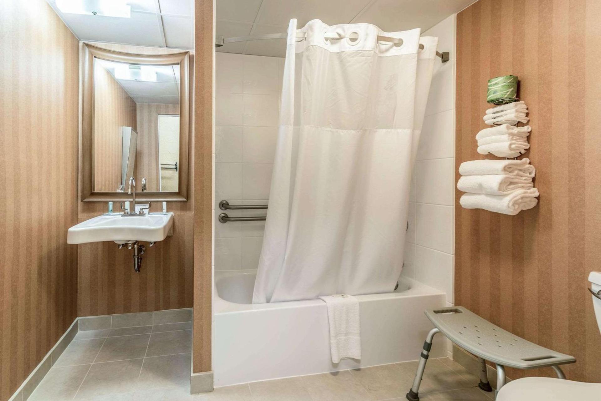 Quality Inn Bangor Airport photo 33