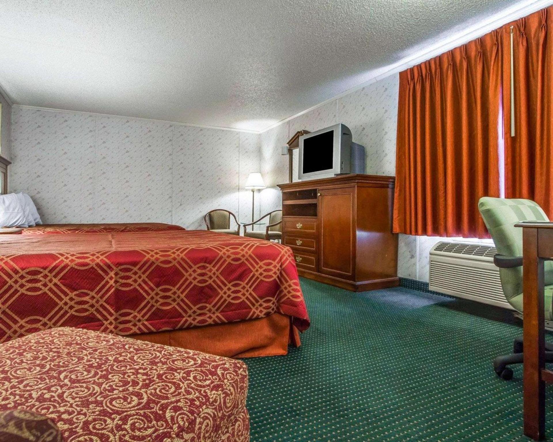 Rodeway Inn & Suites Brunswick near Hwy 1 photo 7