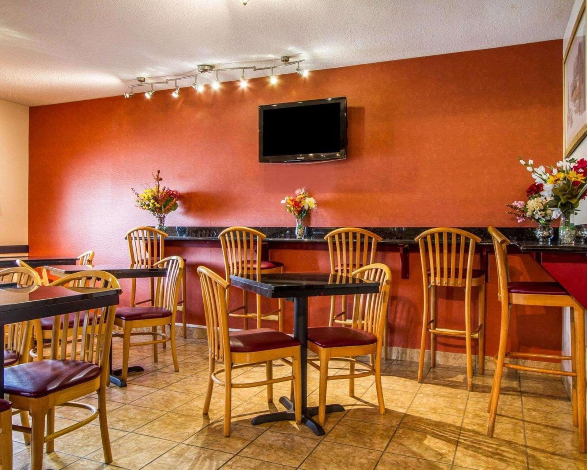 Econo Lodge Freeport - Brunswick Area photo 12