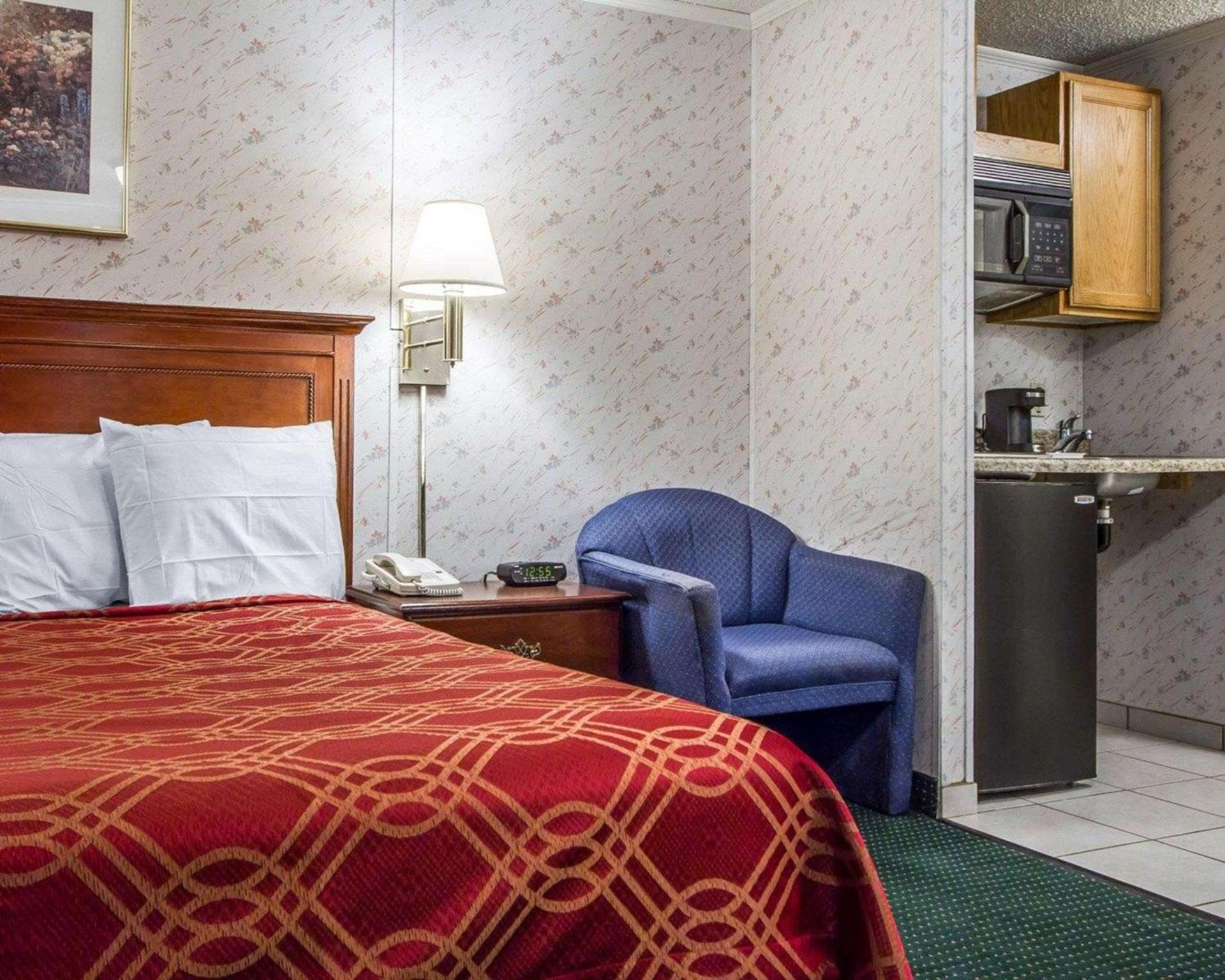 Rodeway Inn & Suites Brunswick near Hwy 1 photo 6