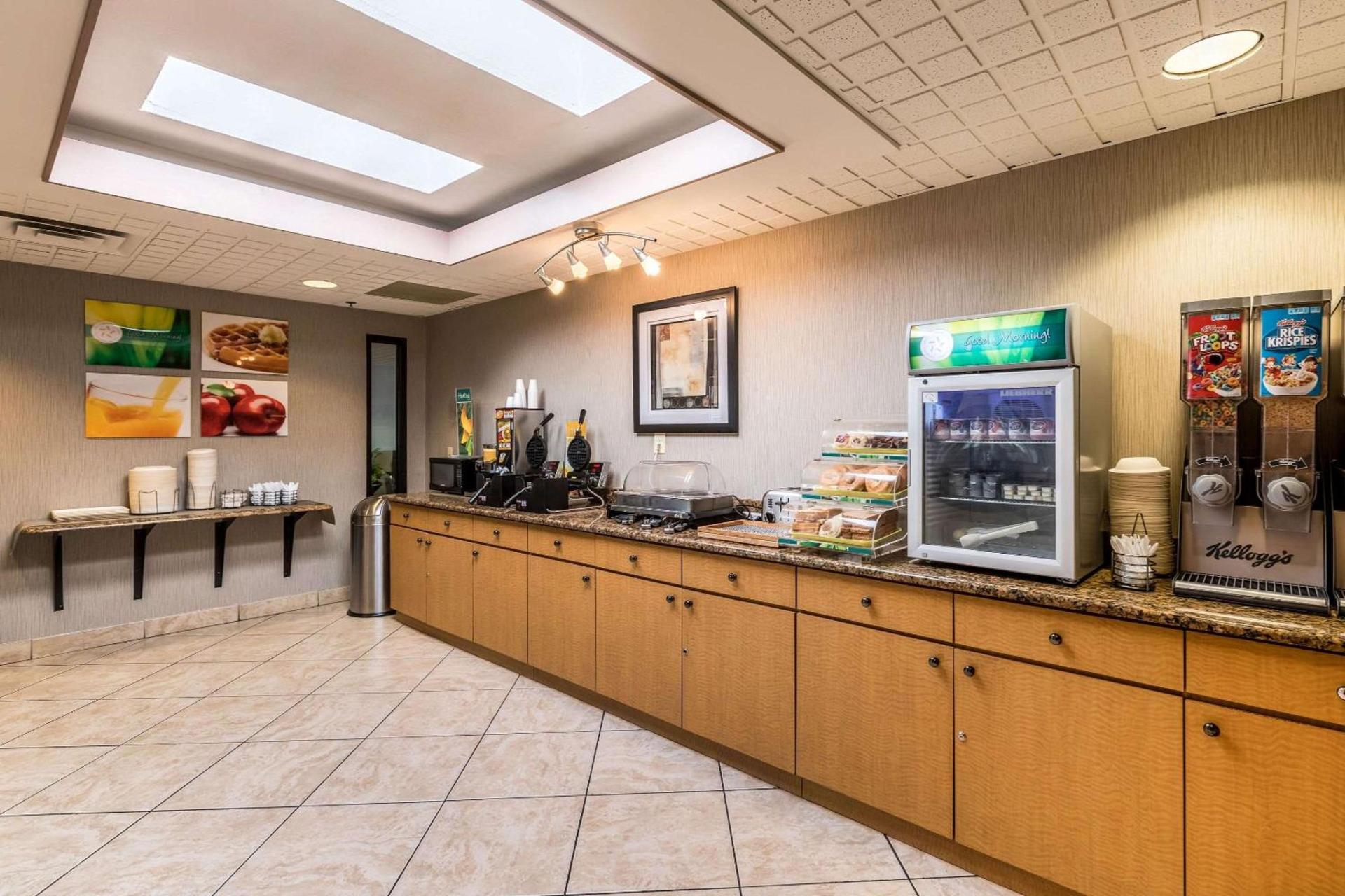 Quality Inn University Lansing photo 23