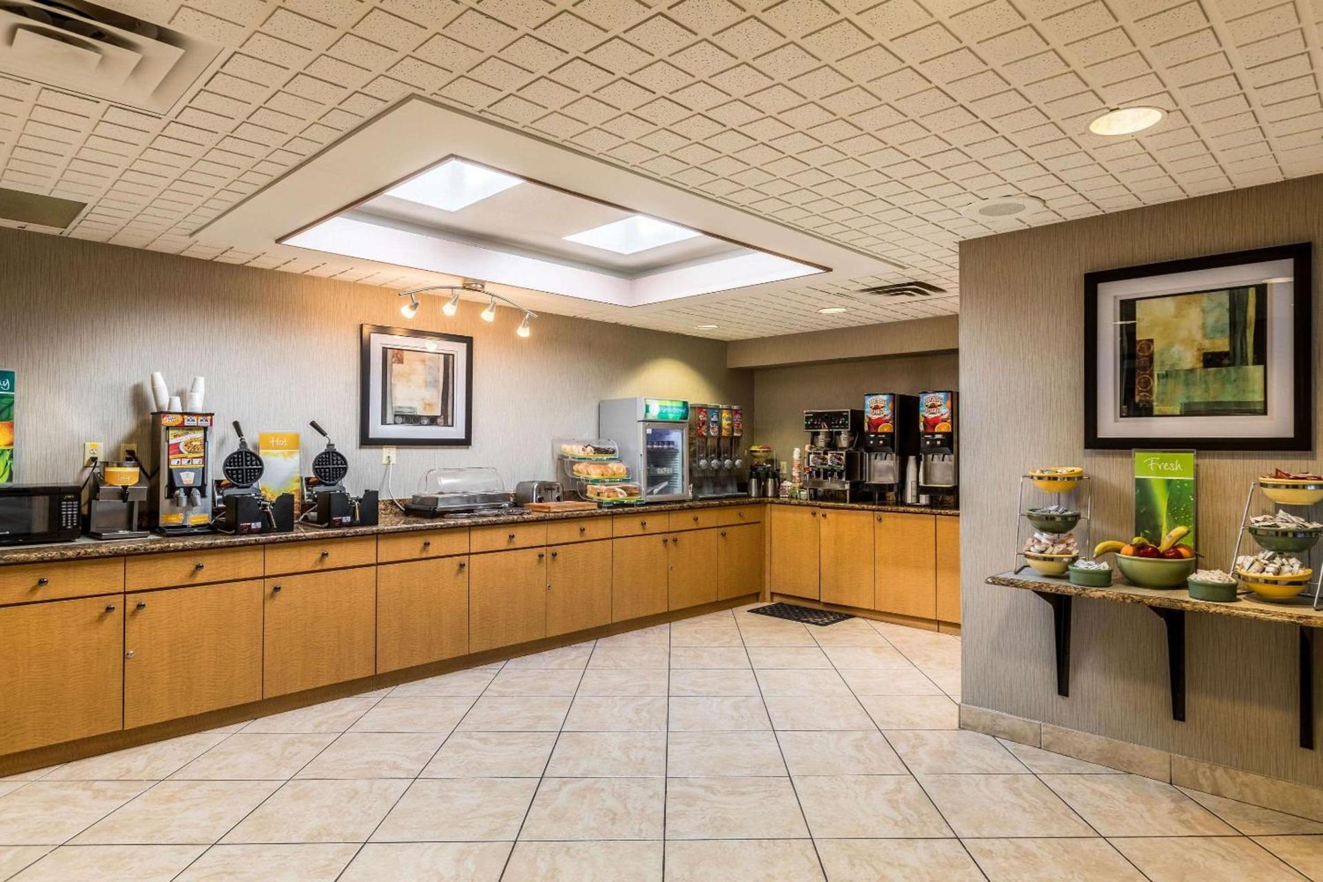 Quality Inn University Lansing photo 22