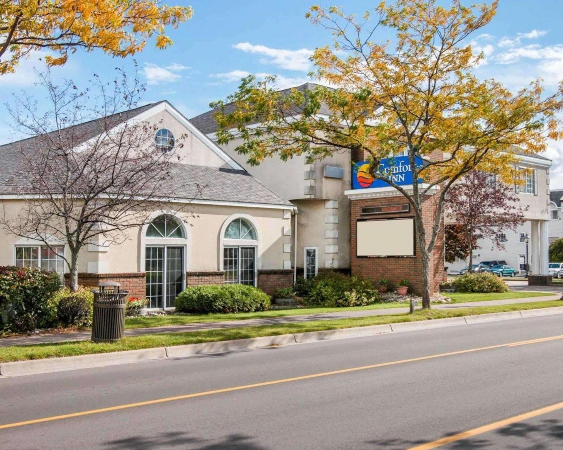 Comfort Inn Lakeside photo 1