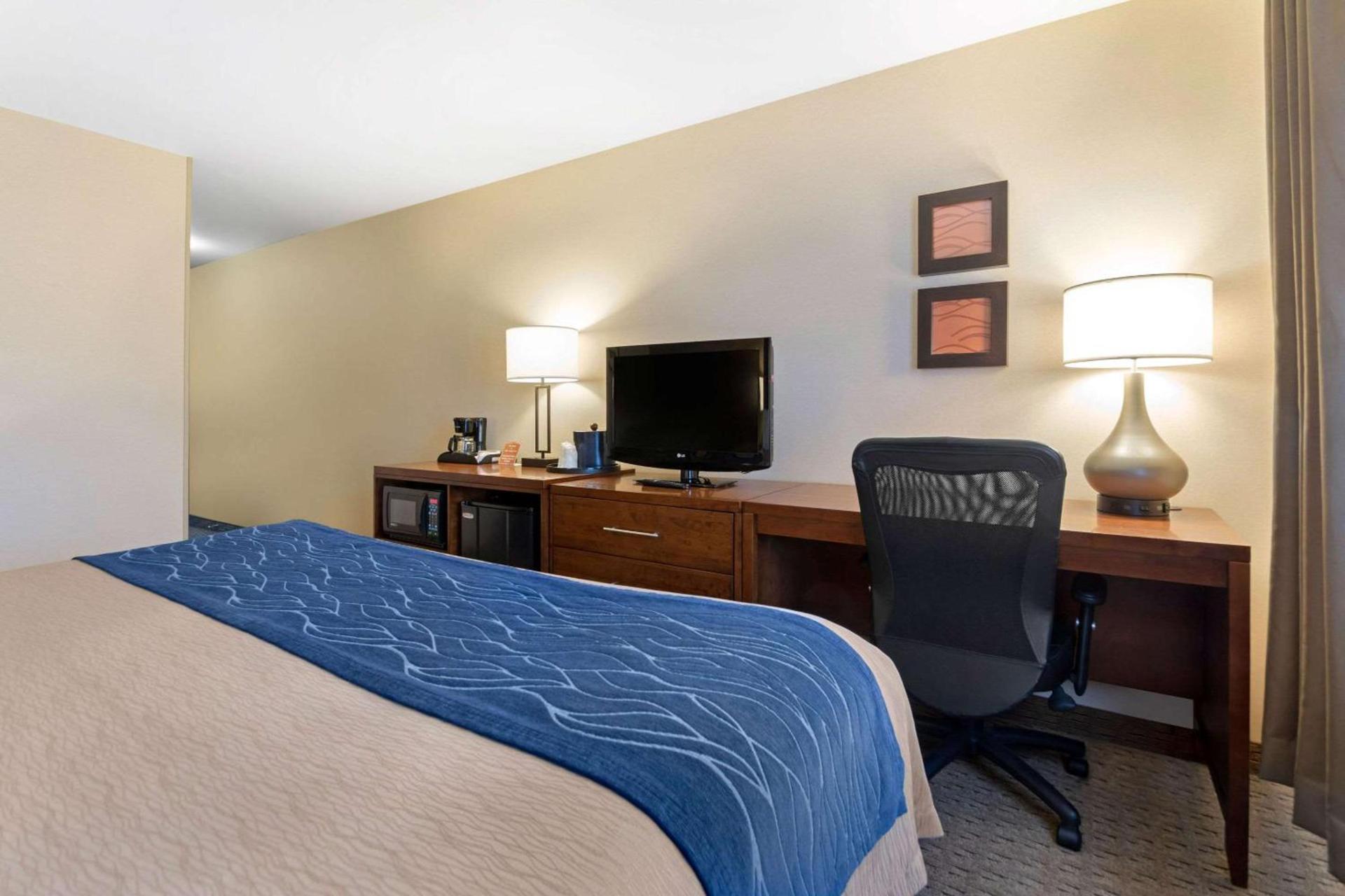 Comfort Inn Iron Mountain North photo 9