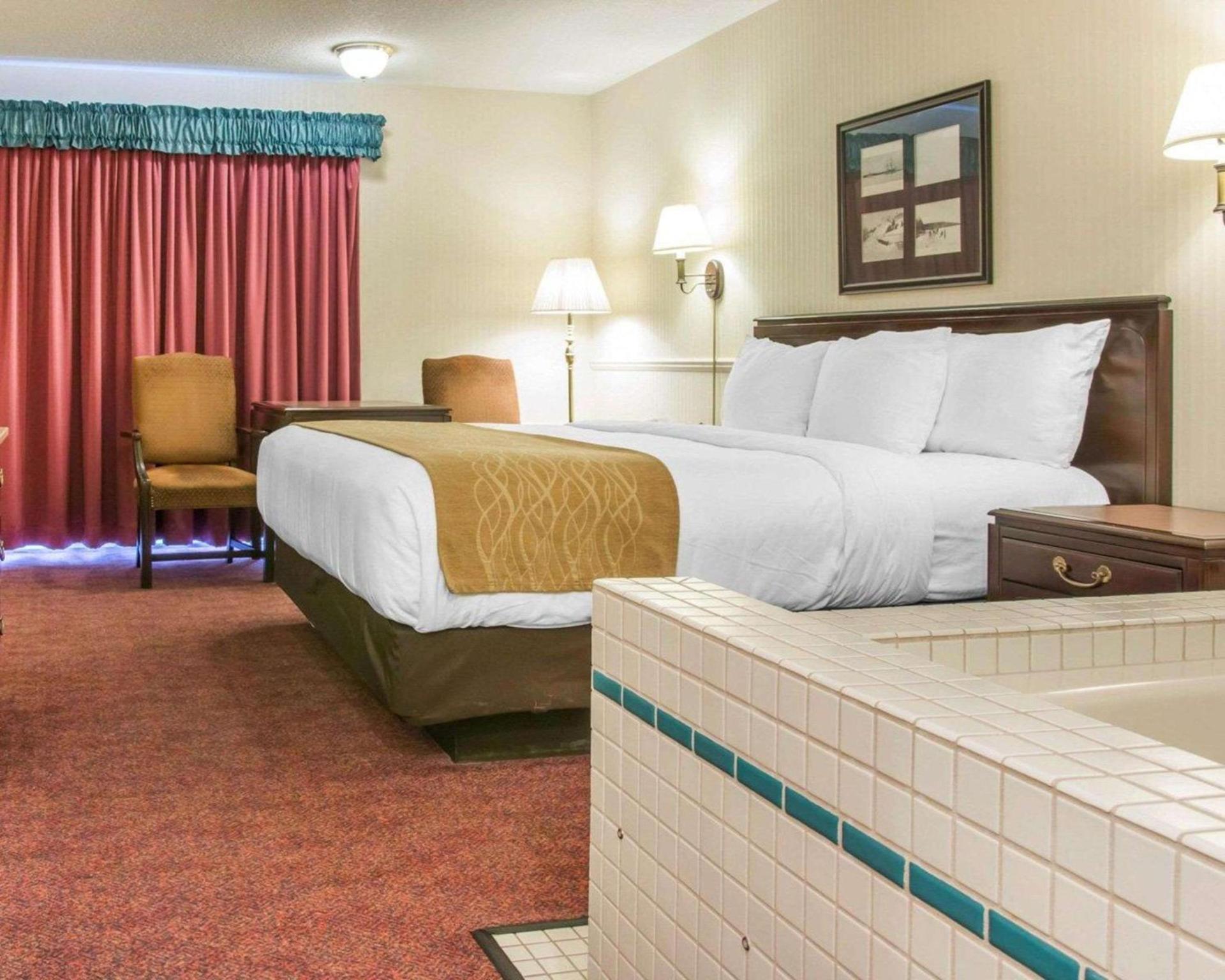 Comfort Inn Lakeside photo 13