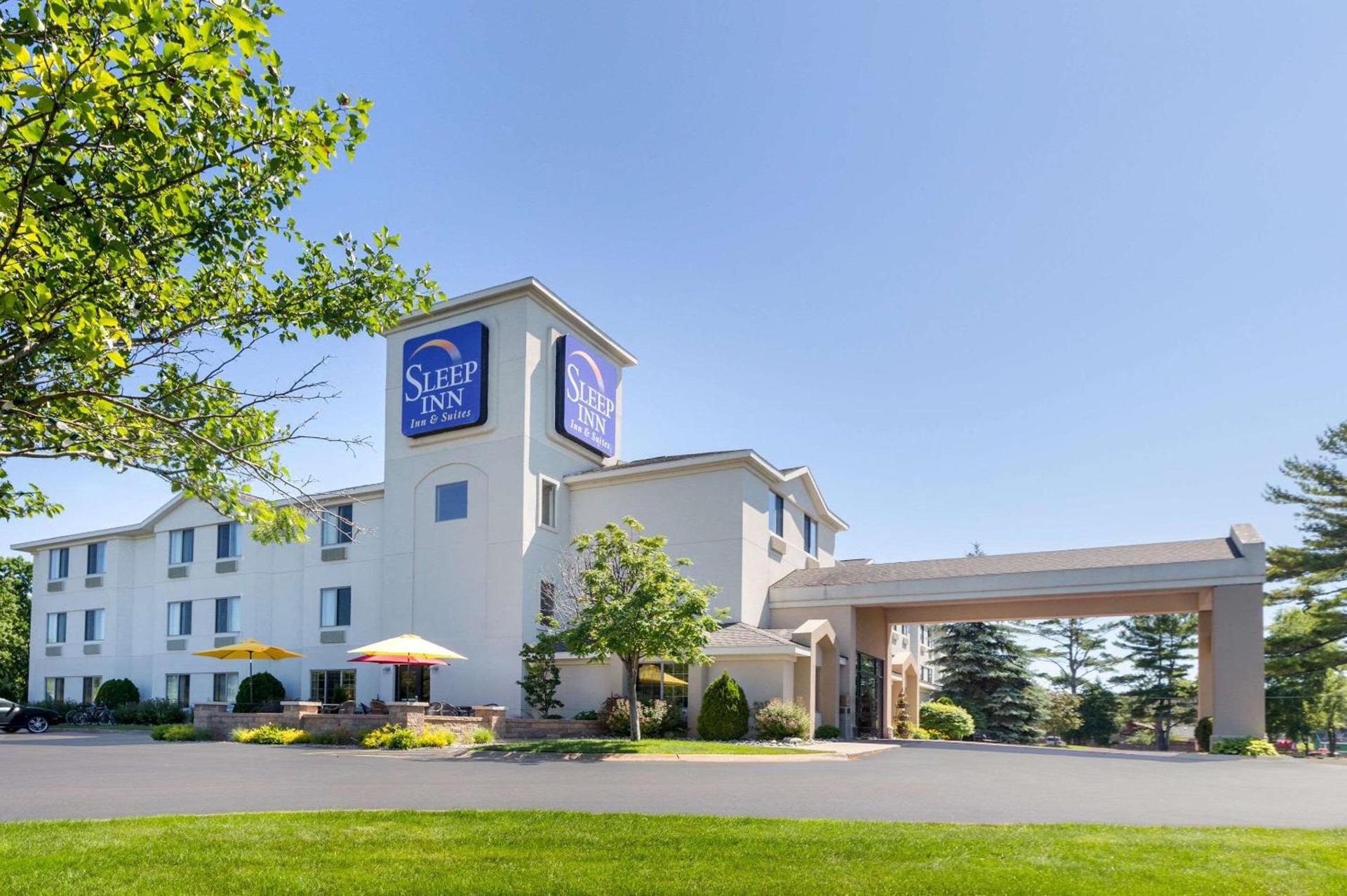Sleep Inn & Suites Bay View Acme - Traverse City — hotel in Traverse City