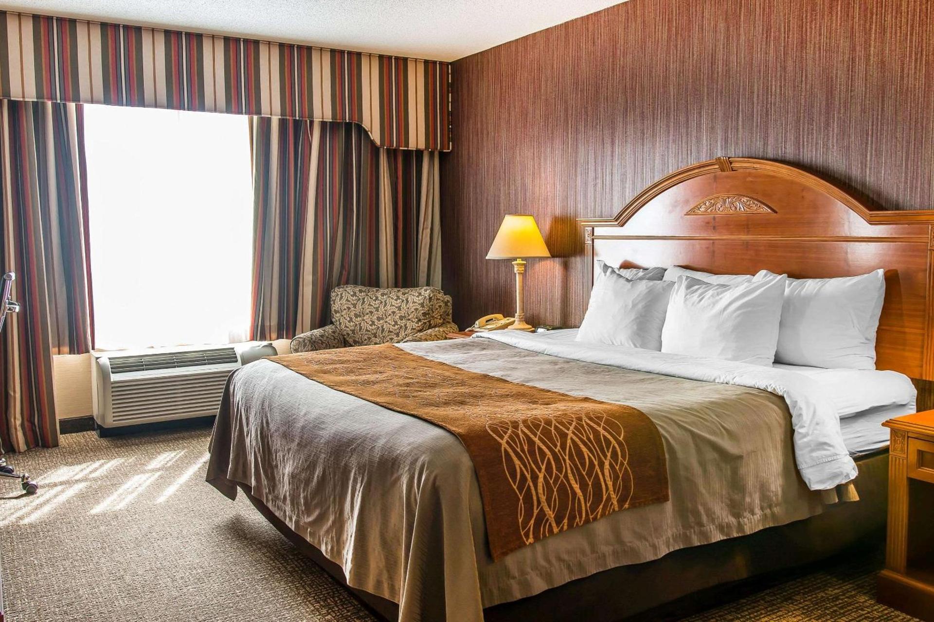 Hampton Inn Chelsea, Mi photo 6