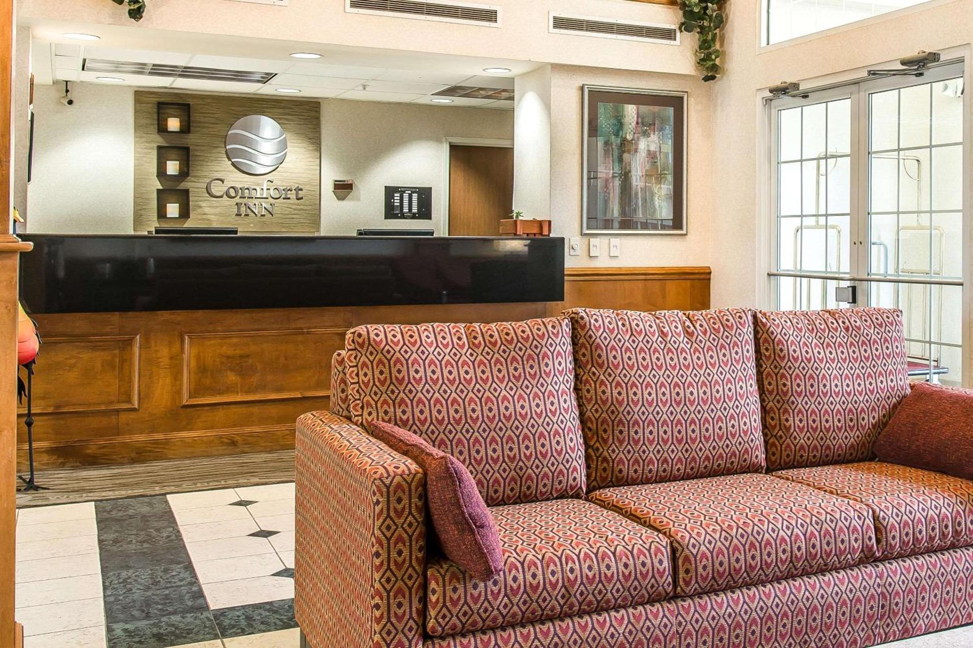 Hampton Inn Chelsea, Mi photo 11