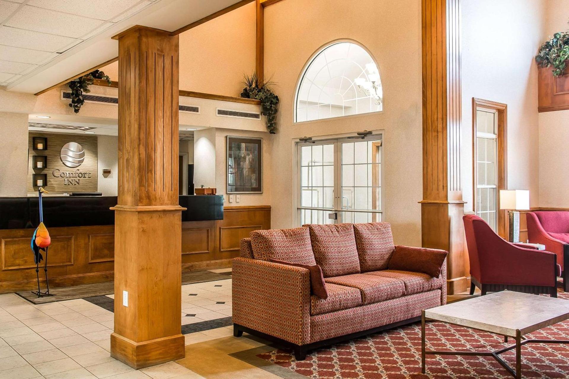 Hampton Inn Chelsea, Mi photo 9