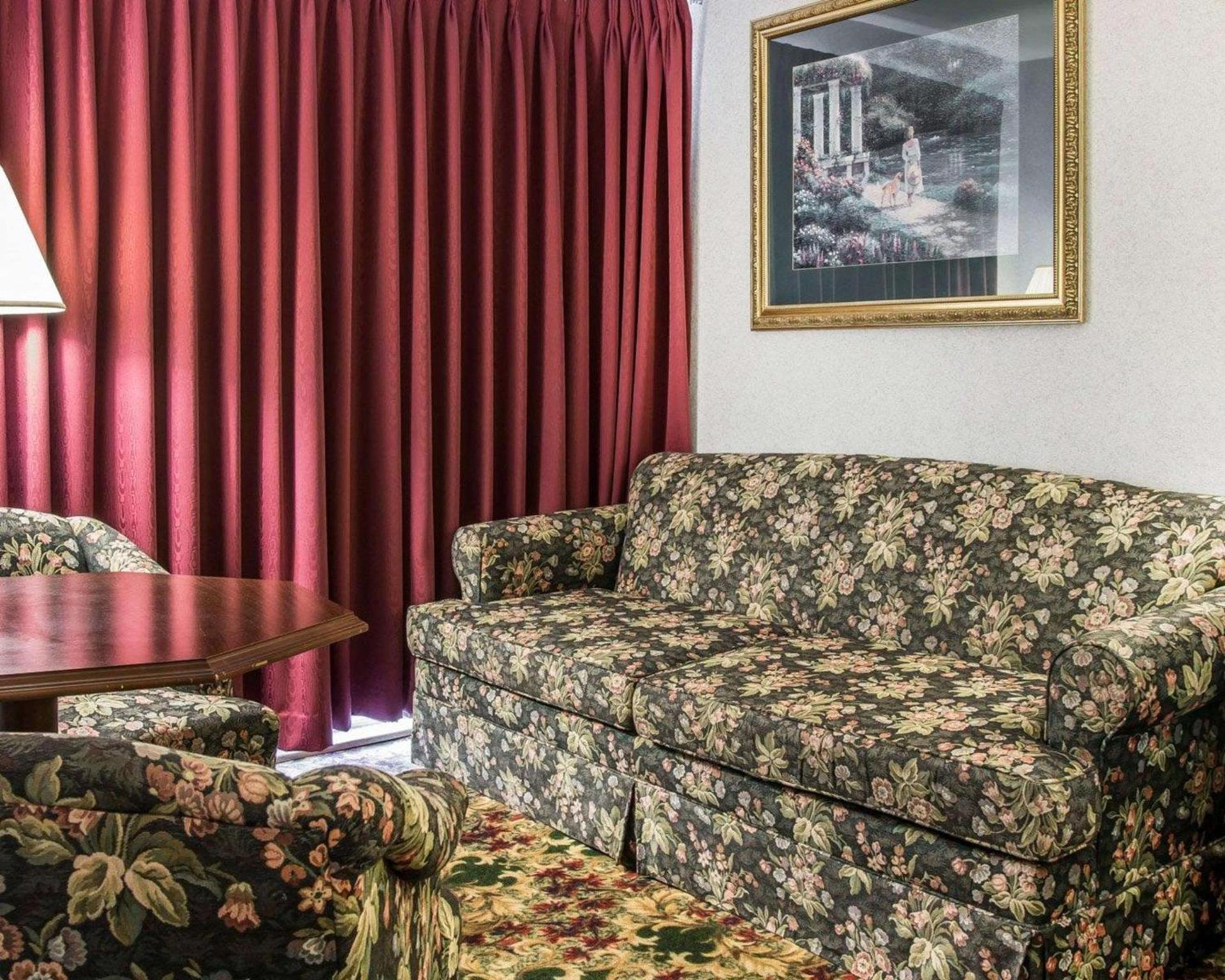 Clarion Hotel Mackinaw City Beachfront photo 20