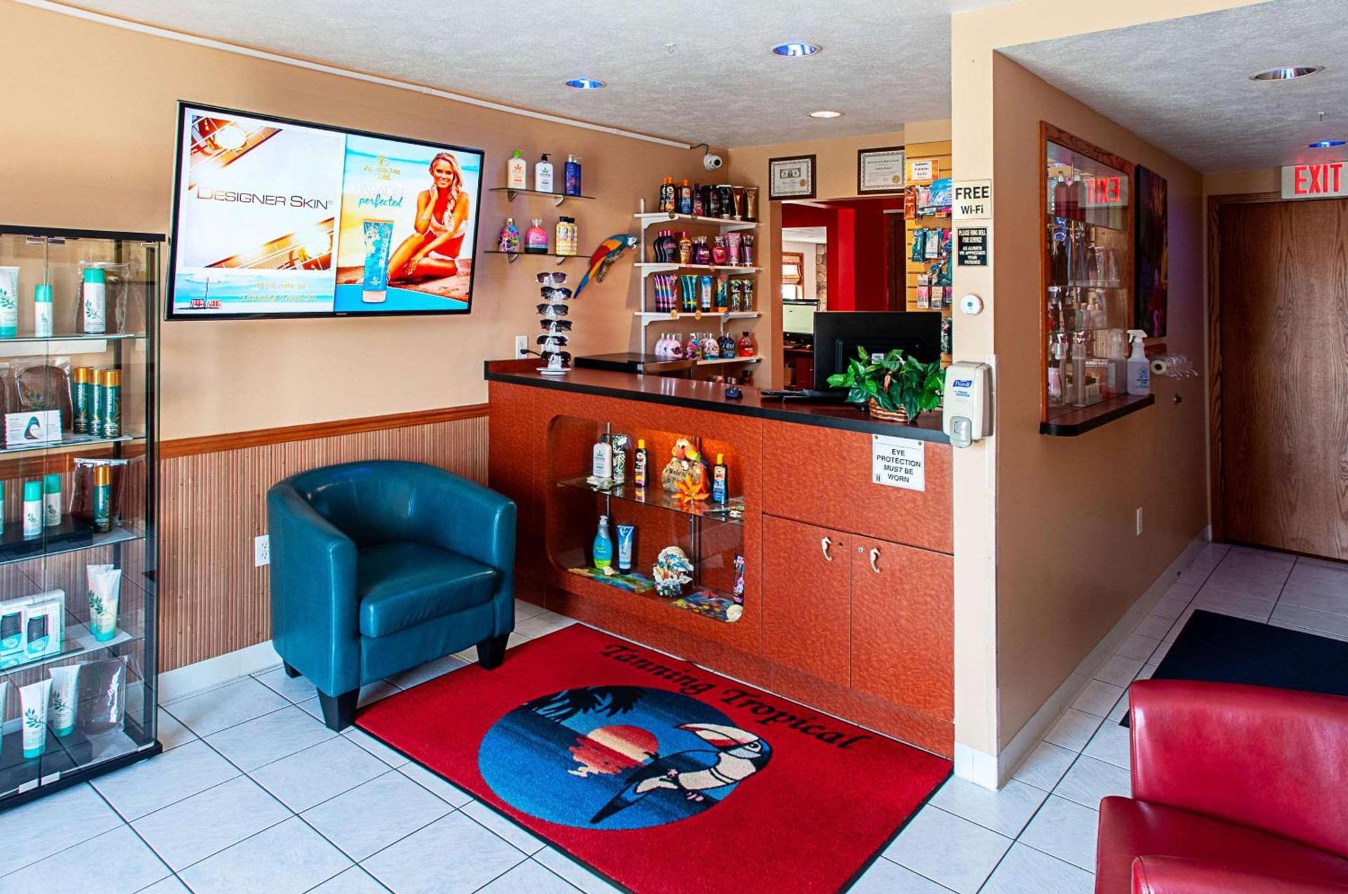 Econo Lodge Menomonie On The Bay photo 26