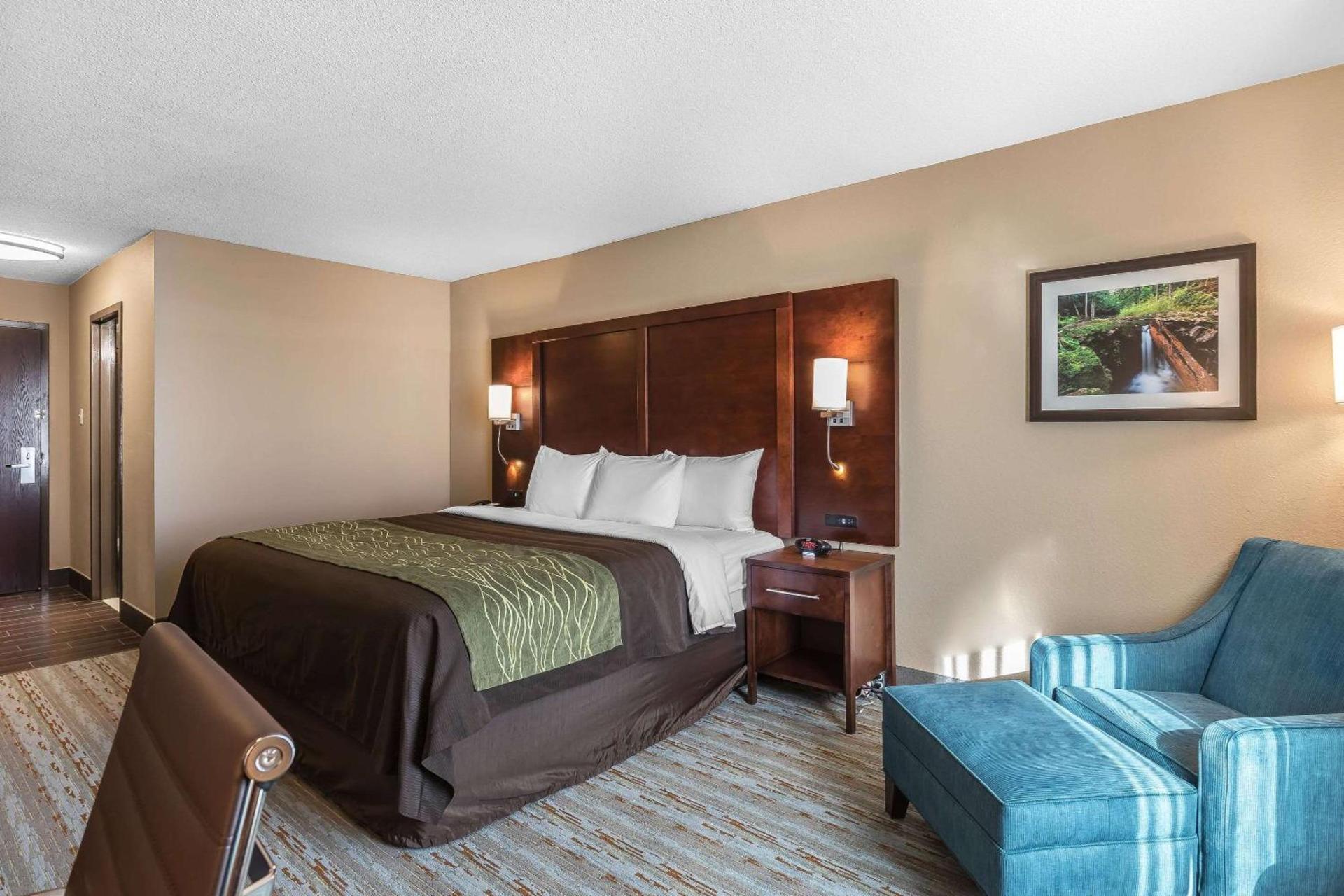 Comfort Inn Bay City - Riverfront photo 27