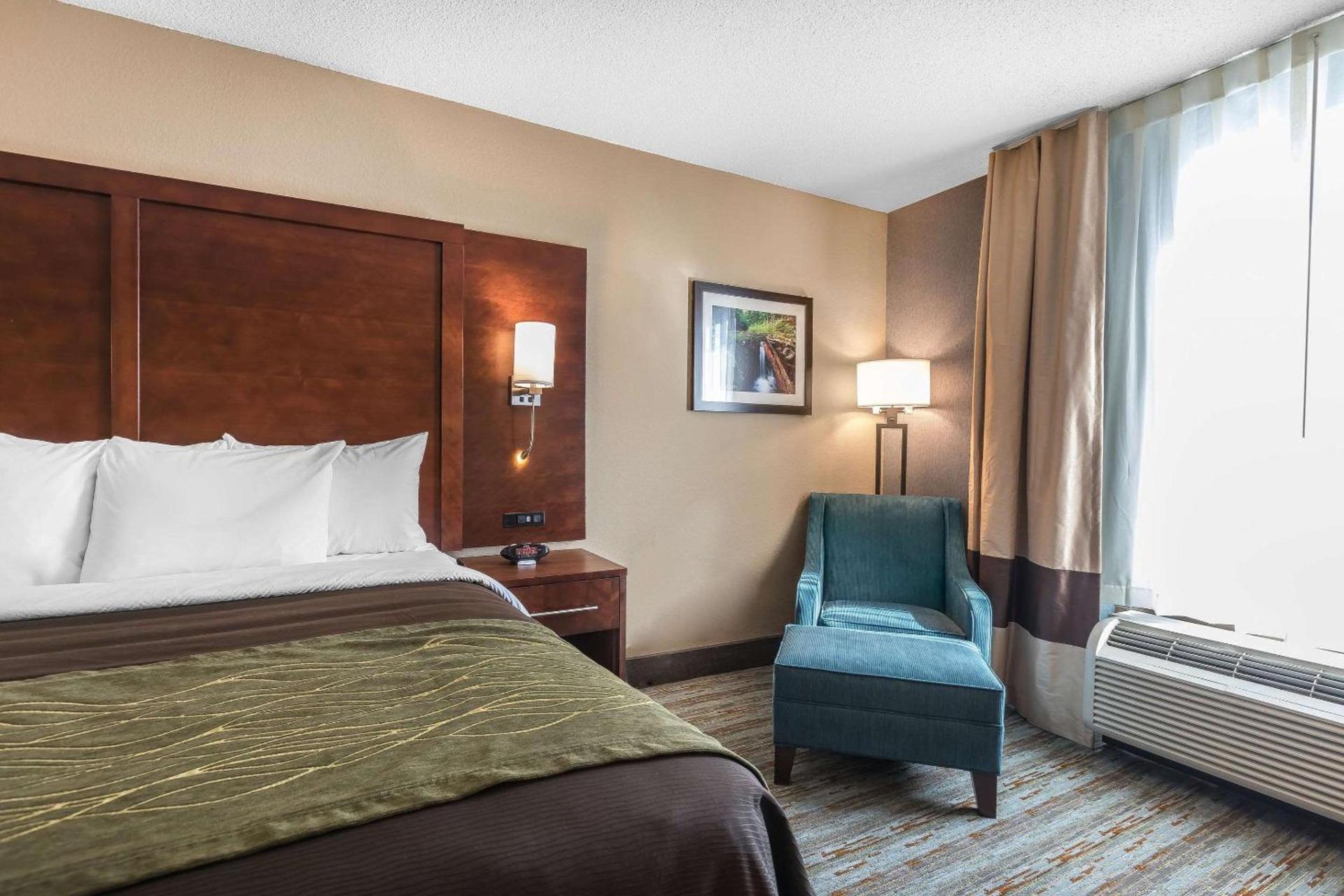 Comfort Inn Bay City - Riverfront photo 22