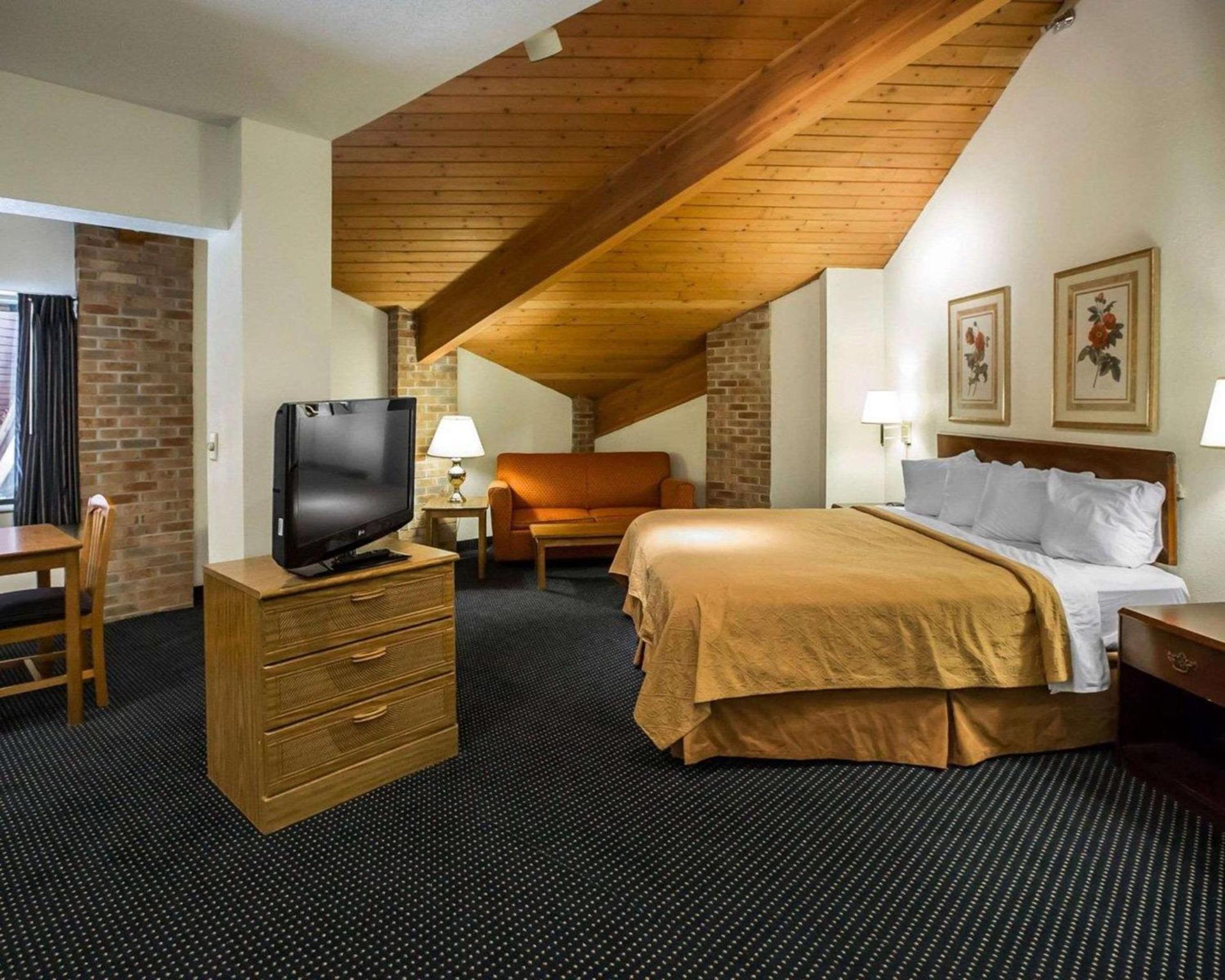 Quality Inn Dundee photo 14