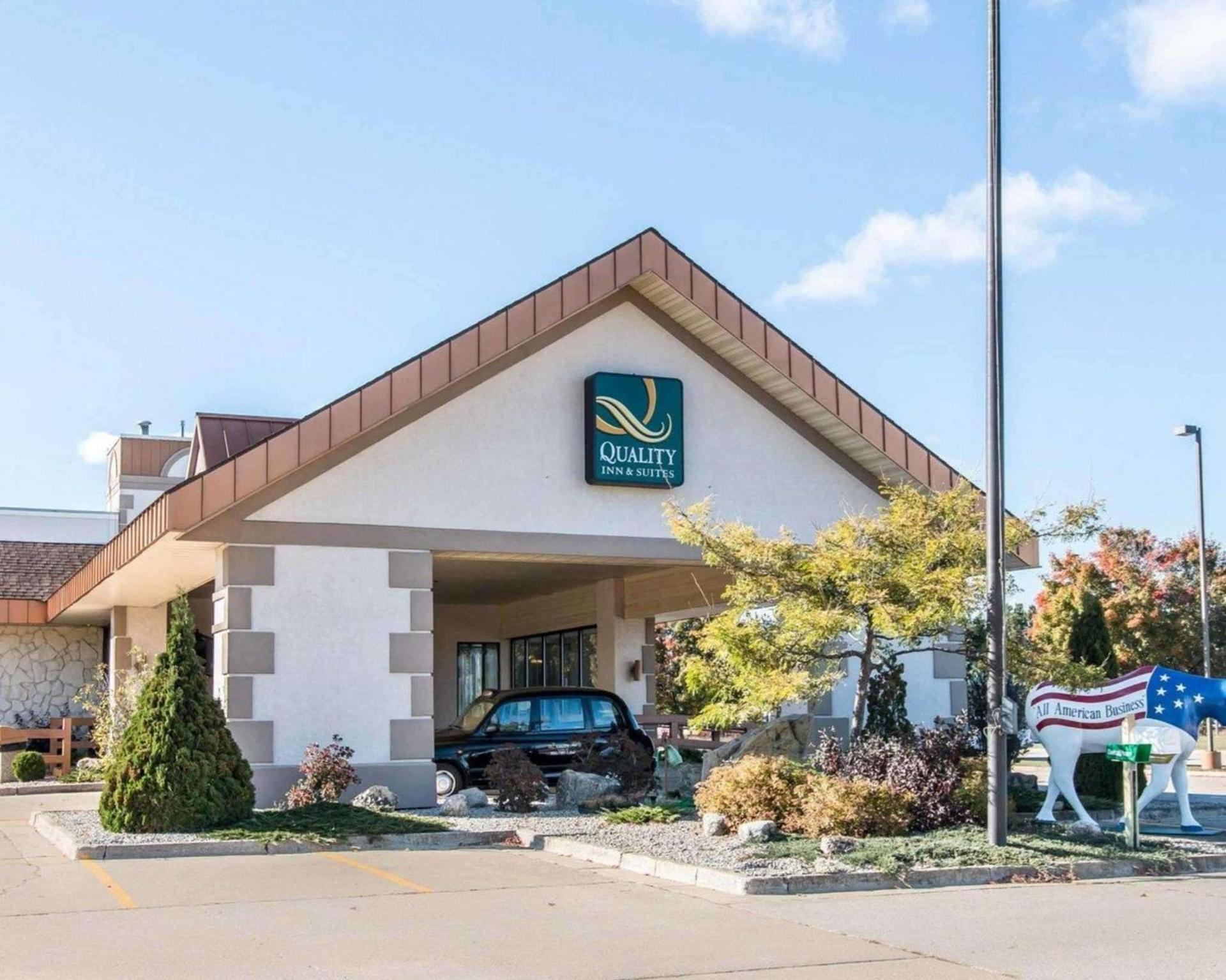 Quality Inn & Suites Escanaba North photo 39