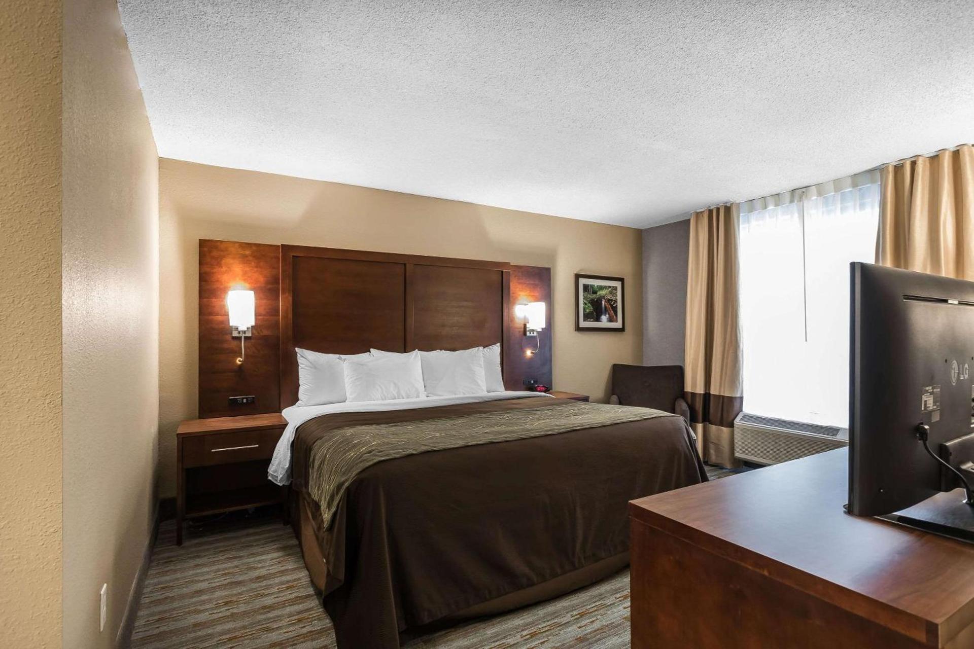 Comfort Inn Bay City - Riverfront photo 16