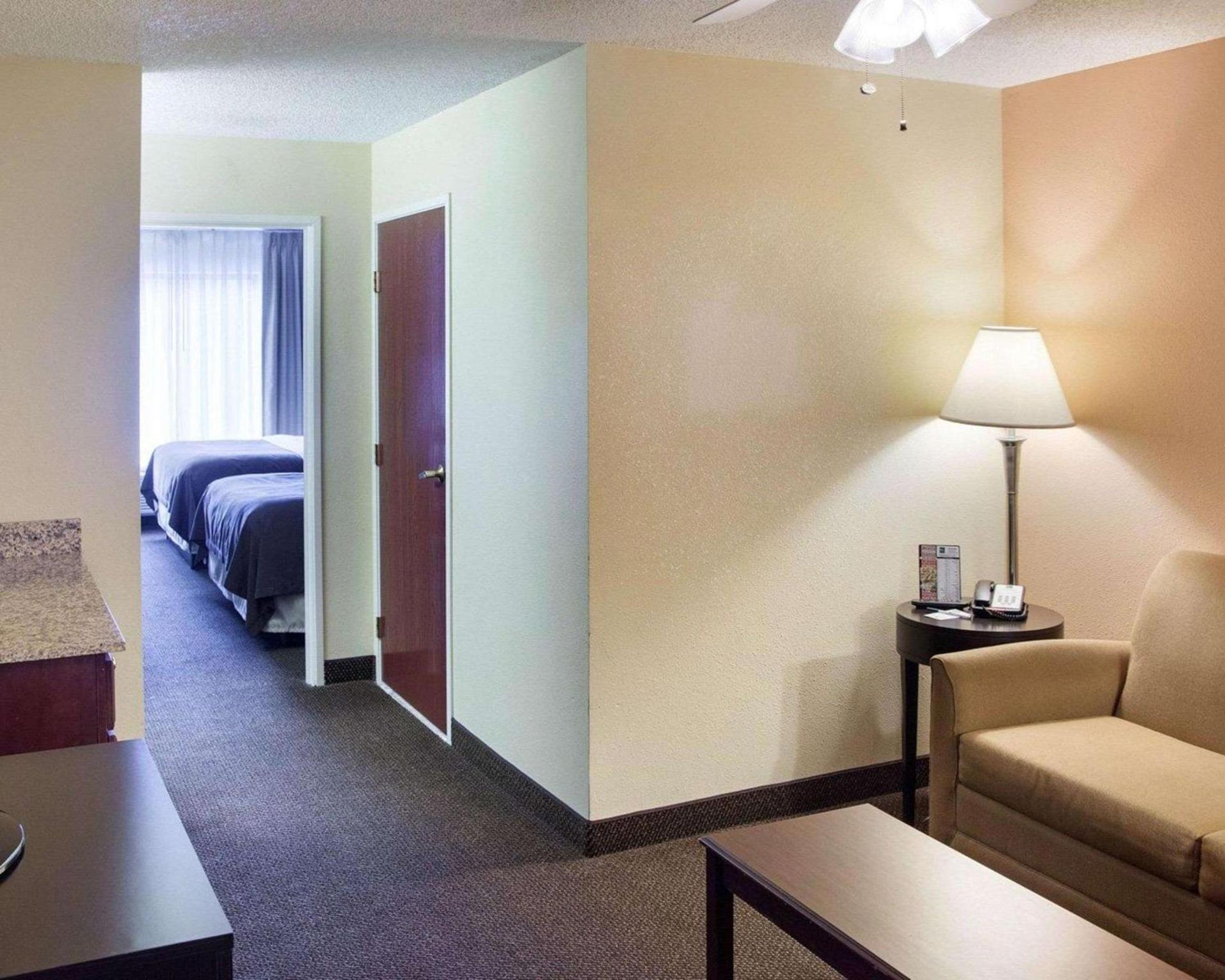 Quality Inn & Suites Niles photo 33