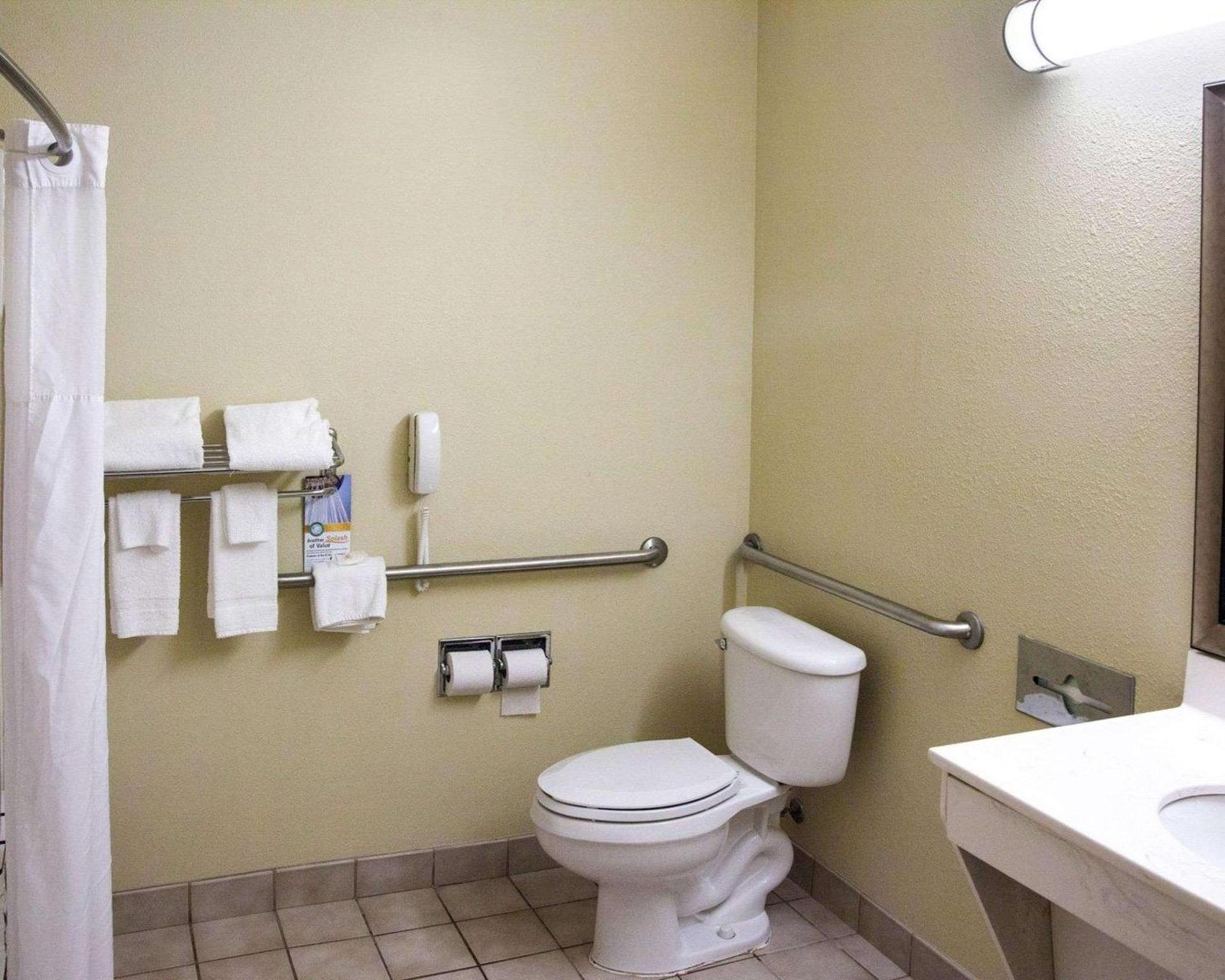 Quality Inn & Suites Niles photo 18