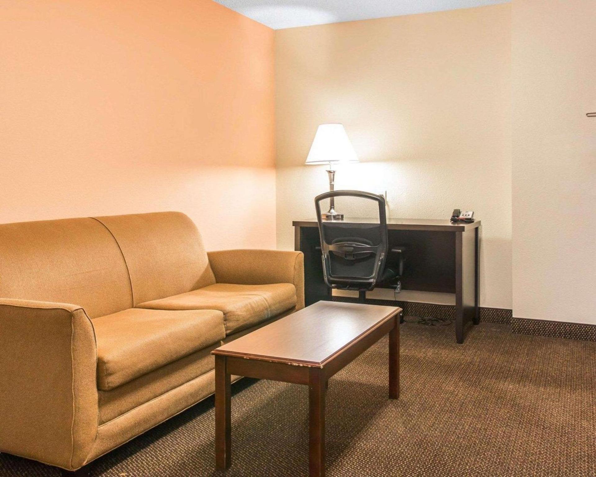 Quality Inn & Suites Niles photo 35