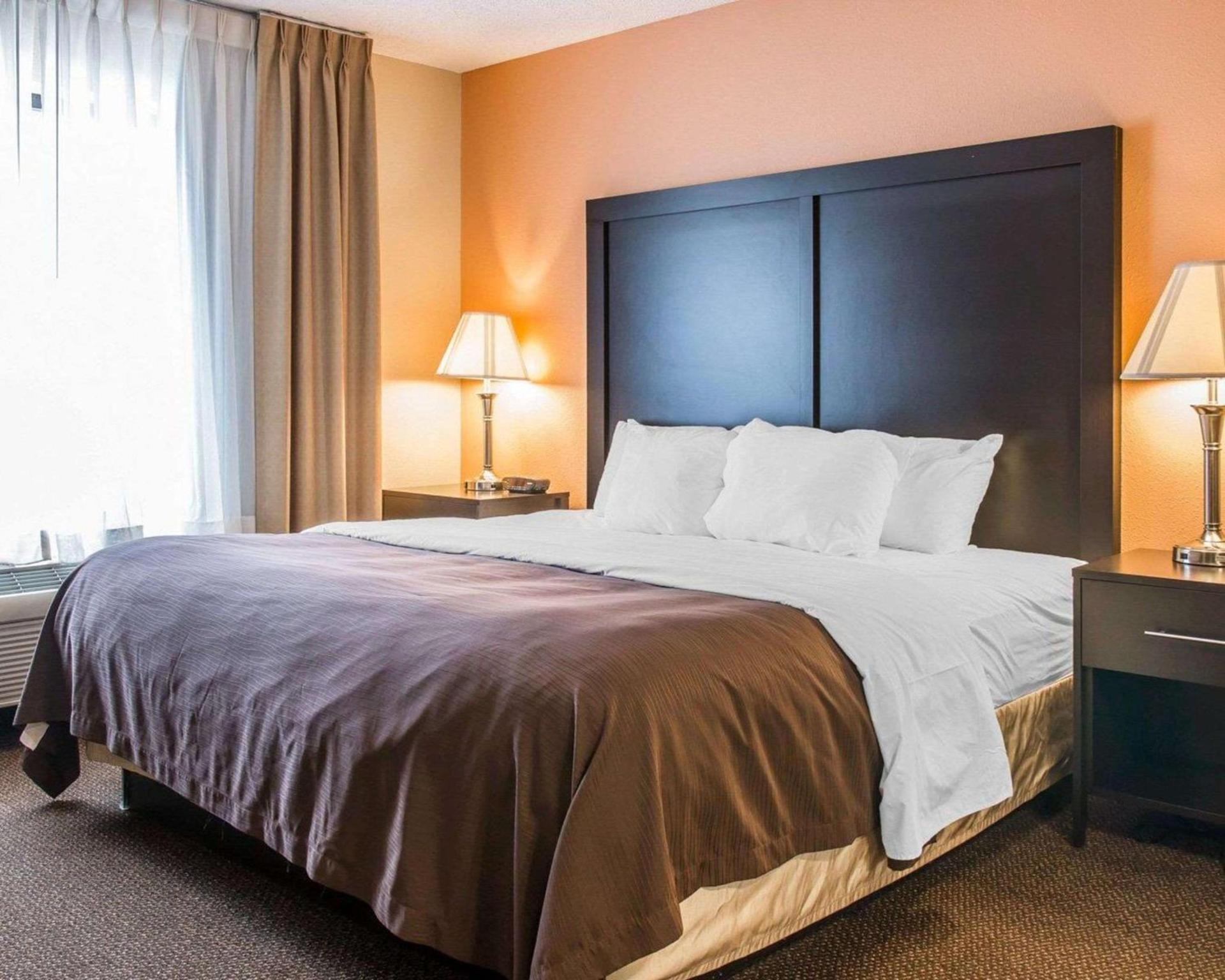 Quality Inn & Suites Niles photo 23
