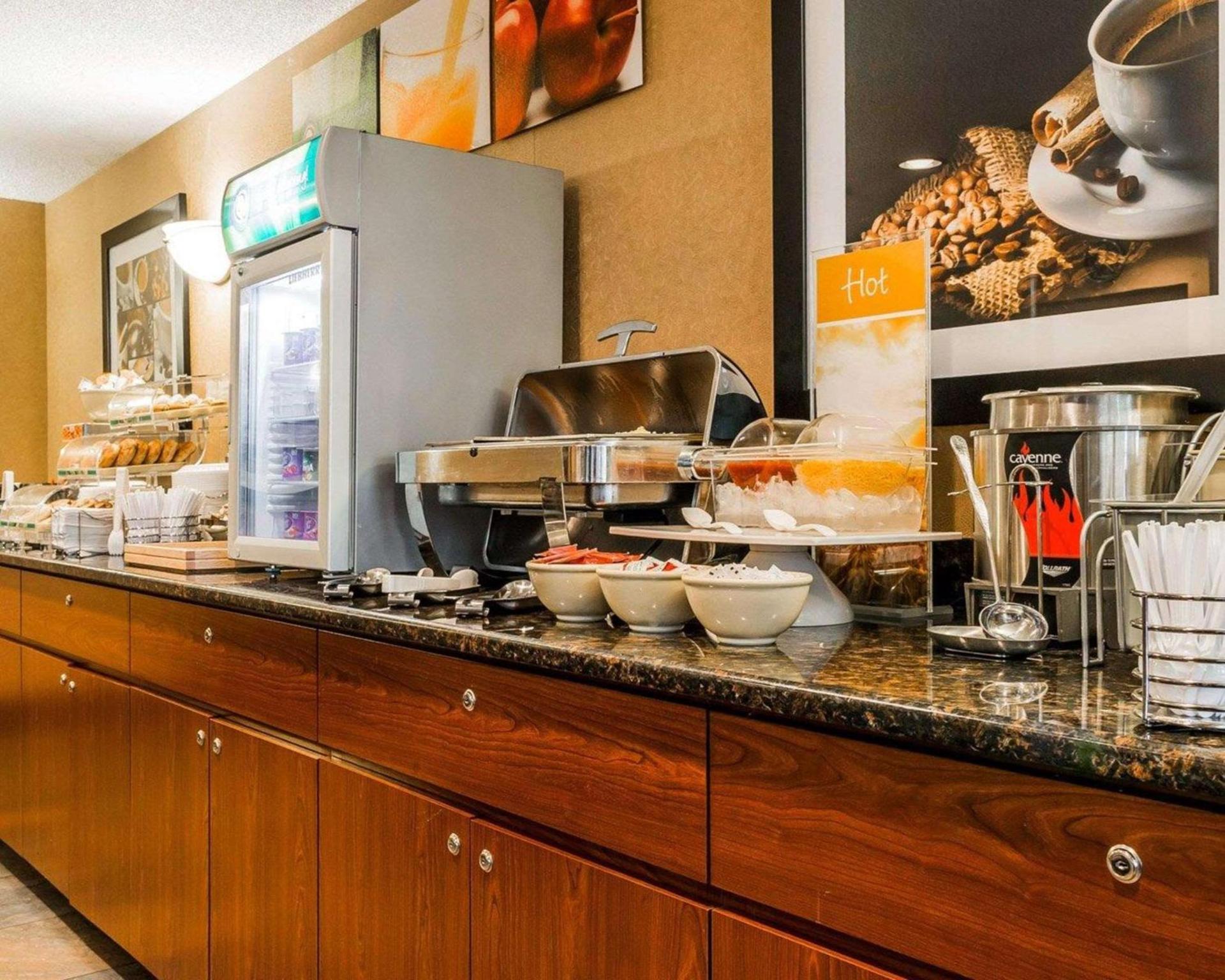 Quality Inn Auburn Hills - Detroit North photo 27