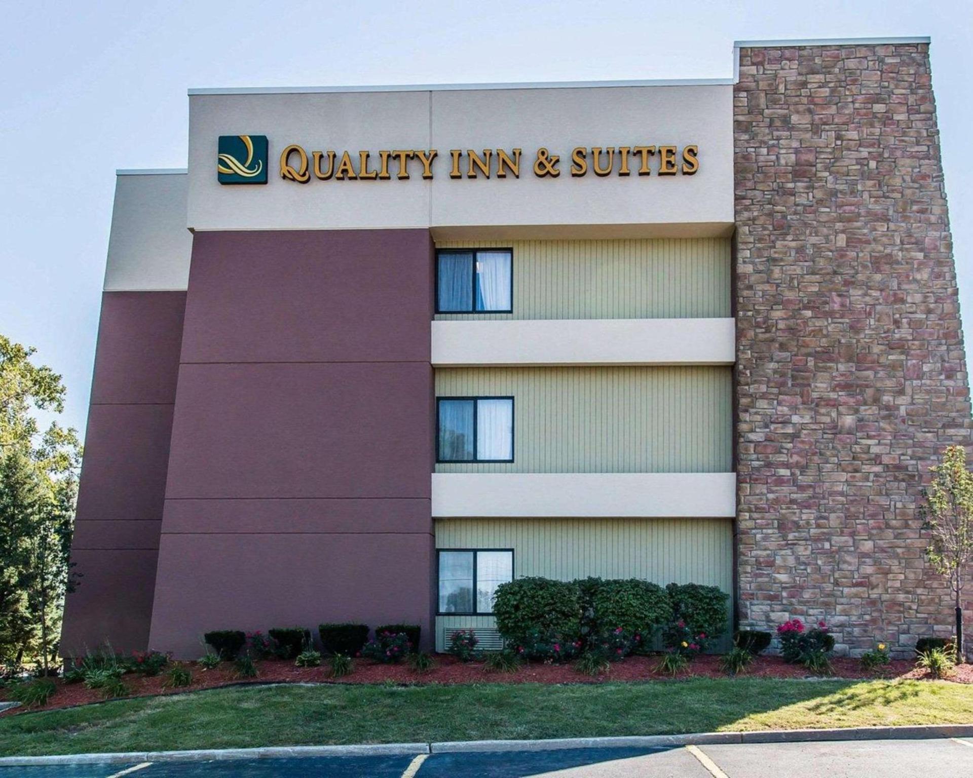 Quality Inn & Suites Warren - Detroit photo 20