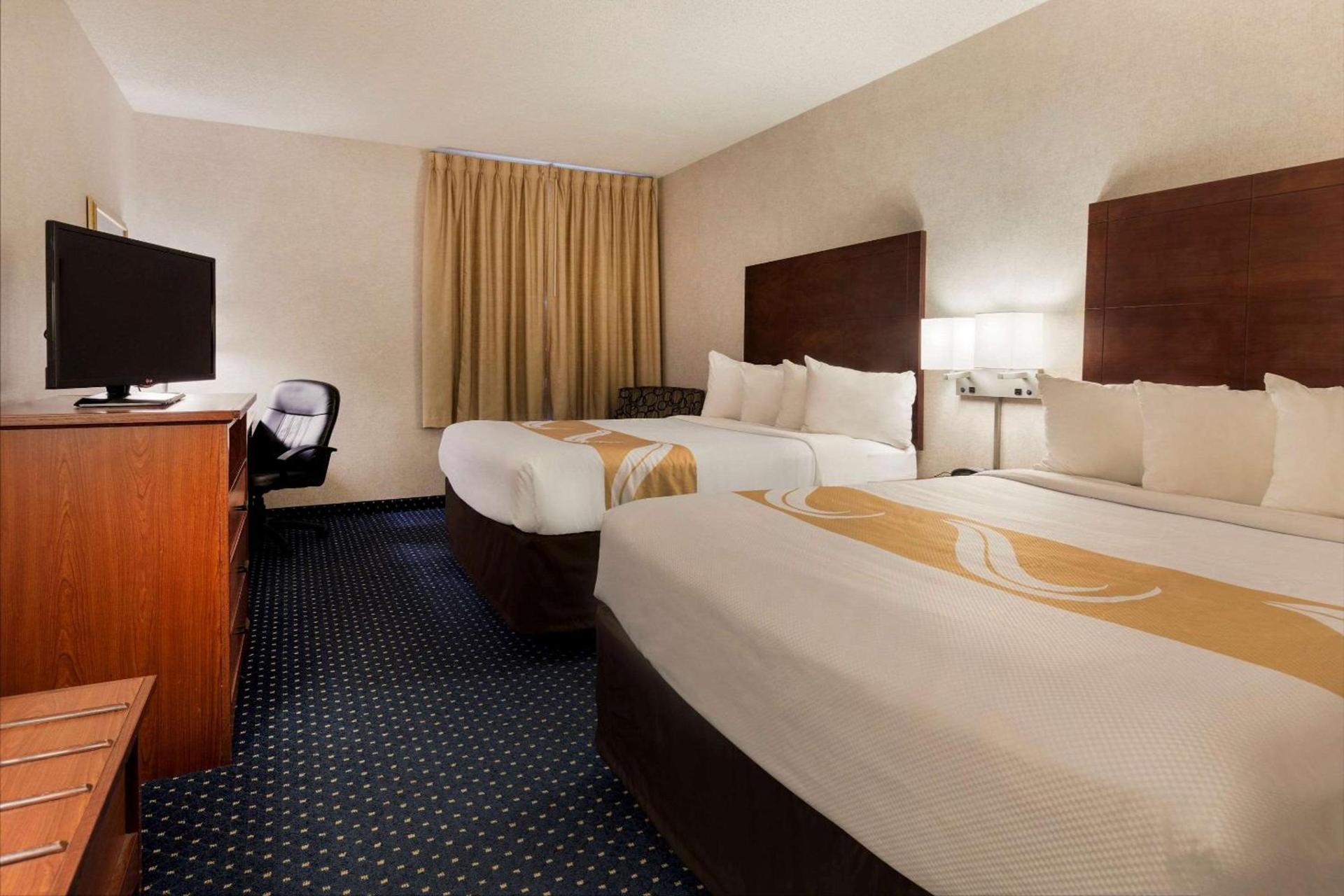 Quality Inn Auburn Hills - Detroit North photo 24