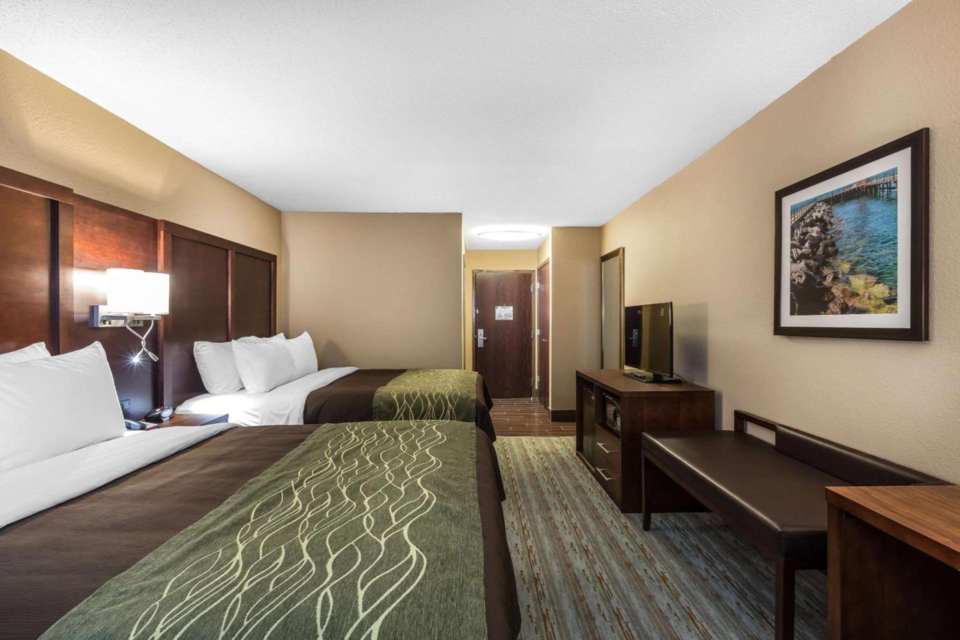 Comfort Inn Bay City - Riverfront photo 7