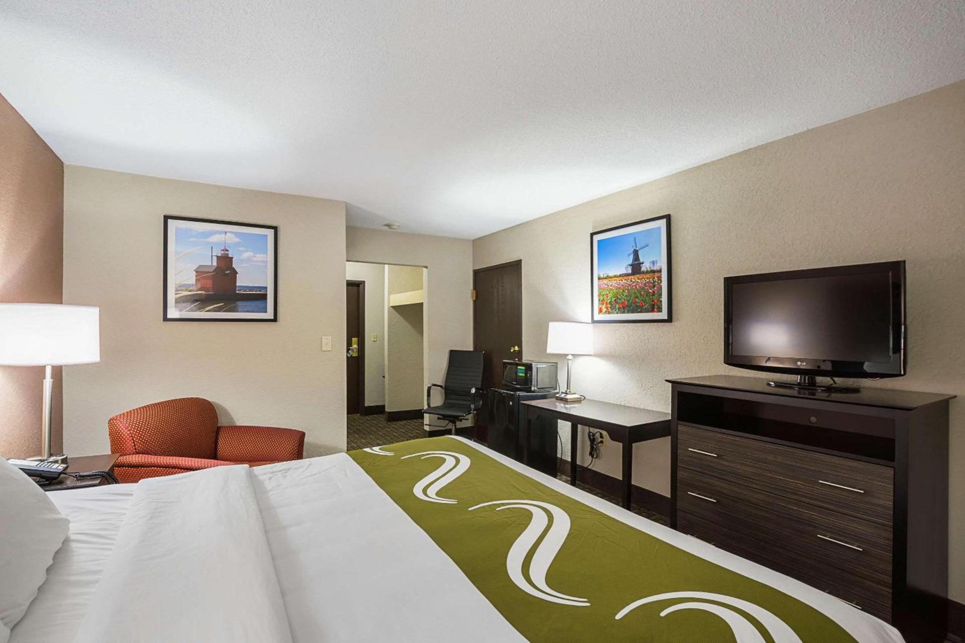 AmericInn by Wyndham Holland MI photo 14