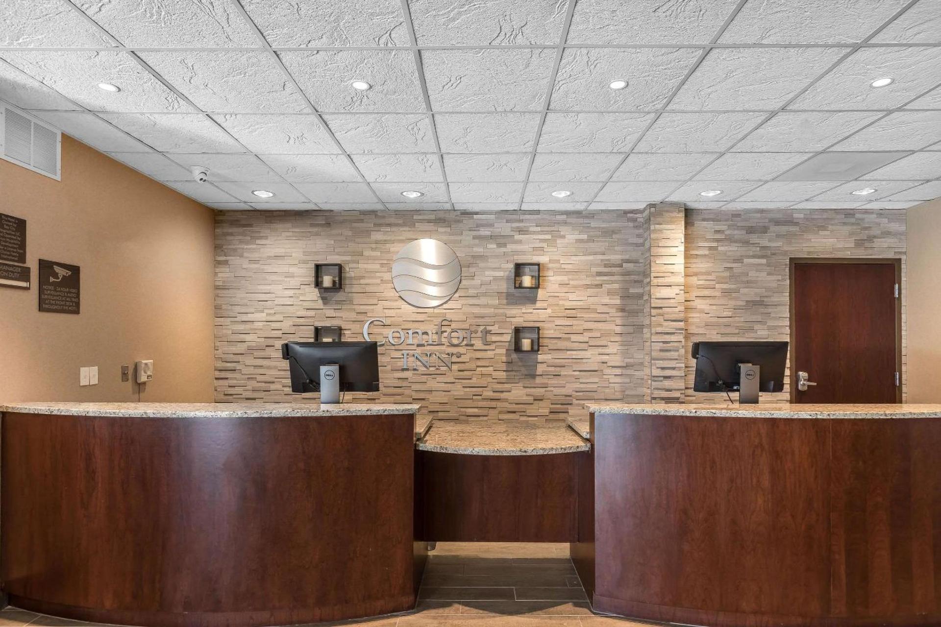 Comfort Inn Bay City - Riverfront photo 5
